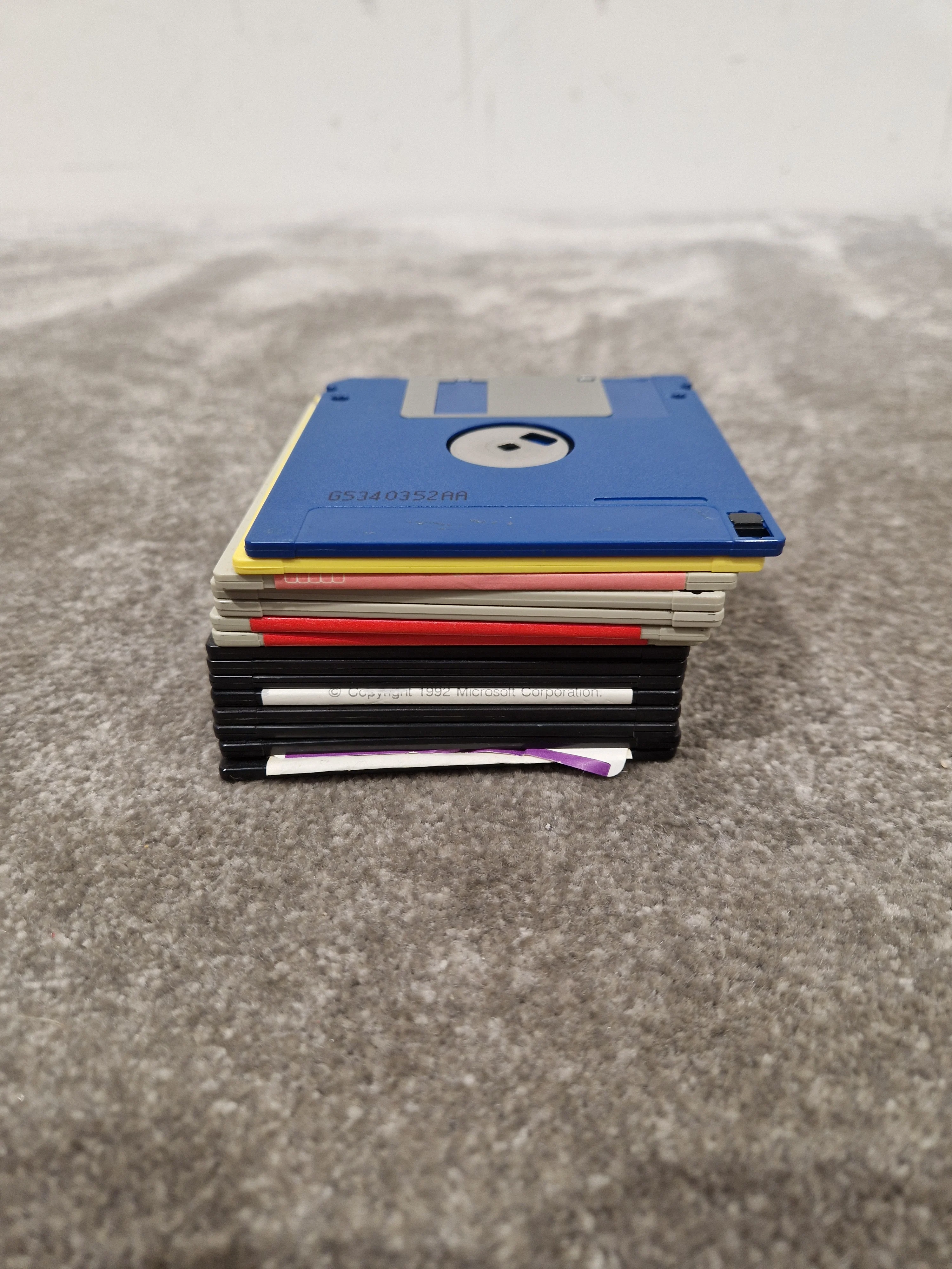 14 HD Floppy Discs Multicoloured - Vintage Data Storage - Excellent - Image 2