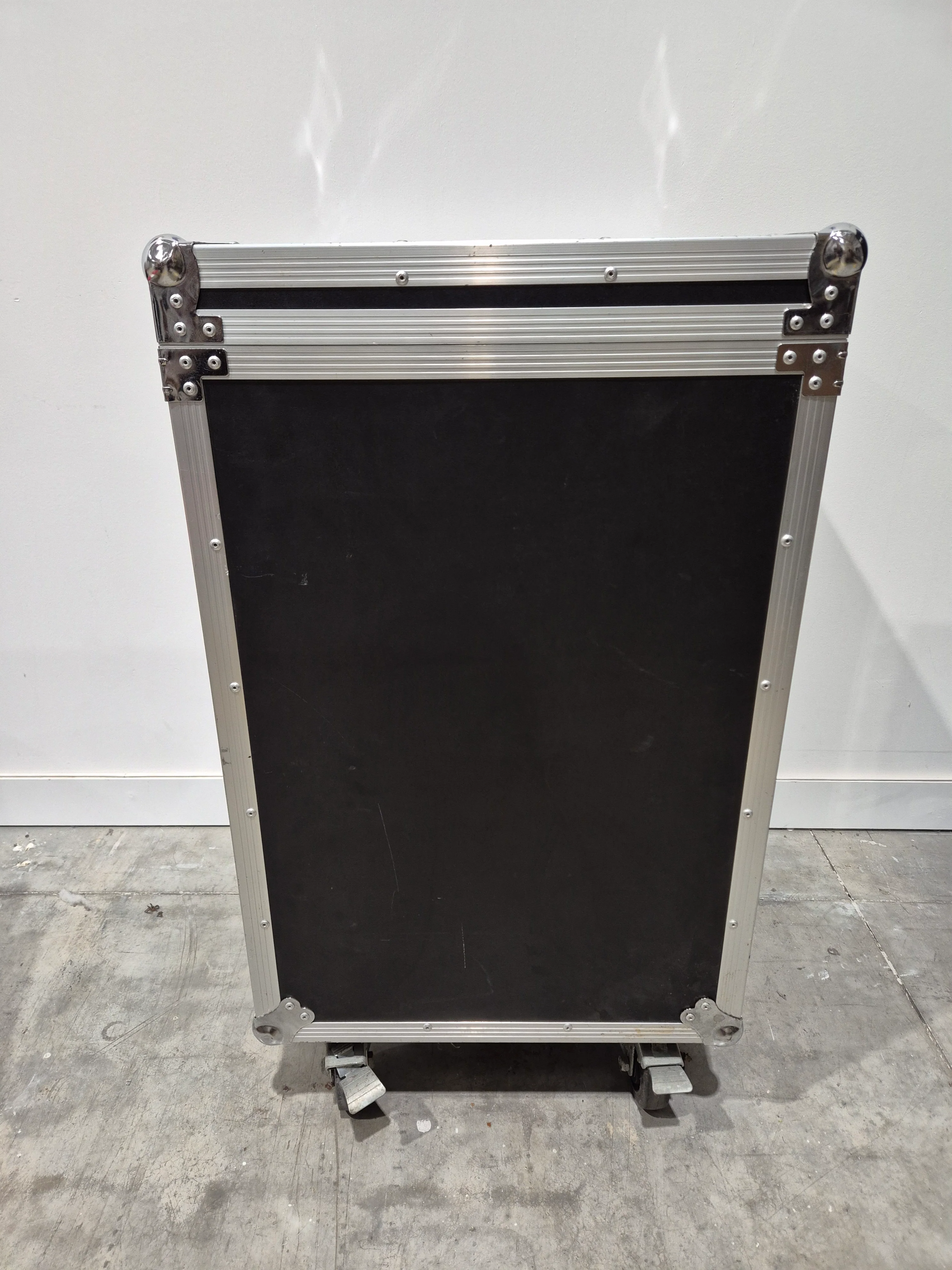 15U Rack Flight Case with Wheels - Image 3