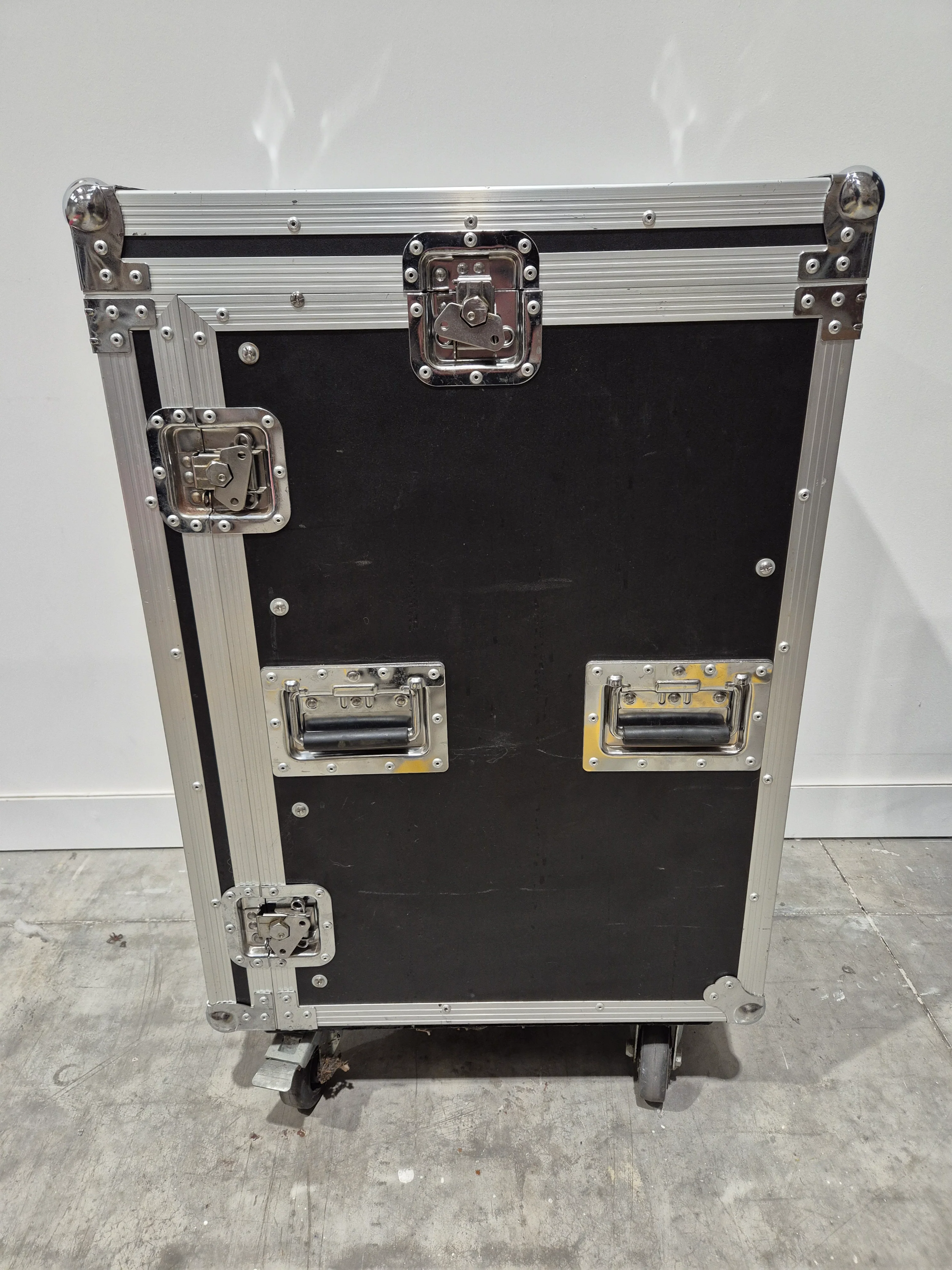 15U Rack Flight Case with Wheels - Image 5