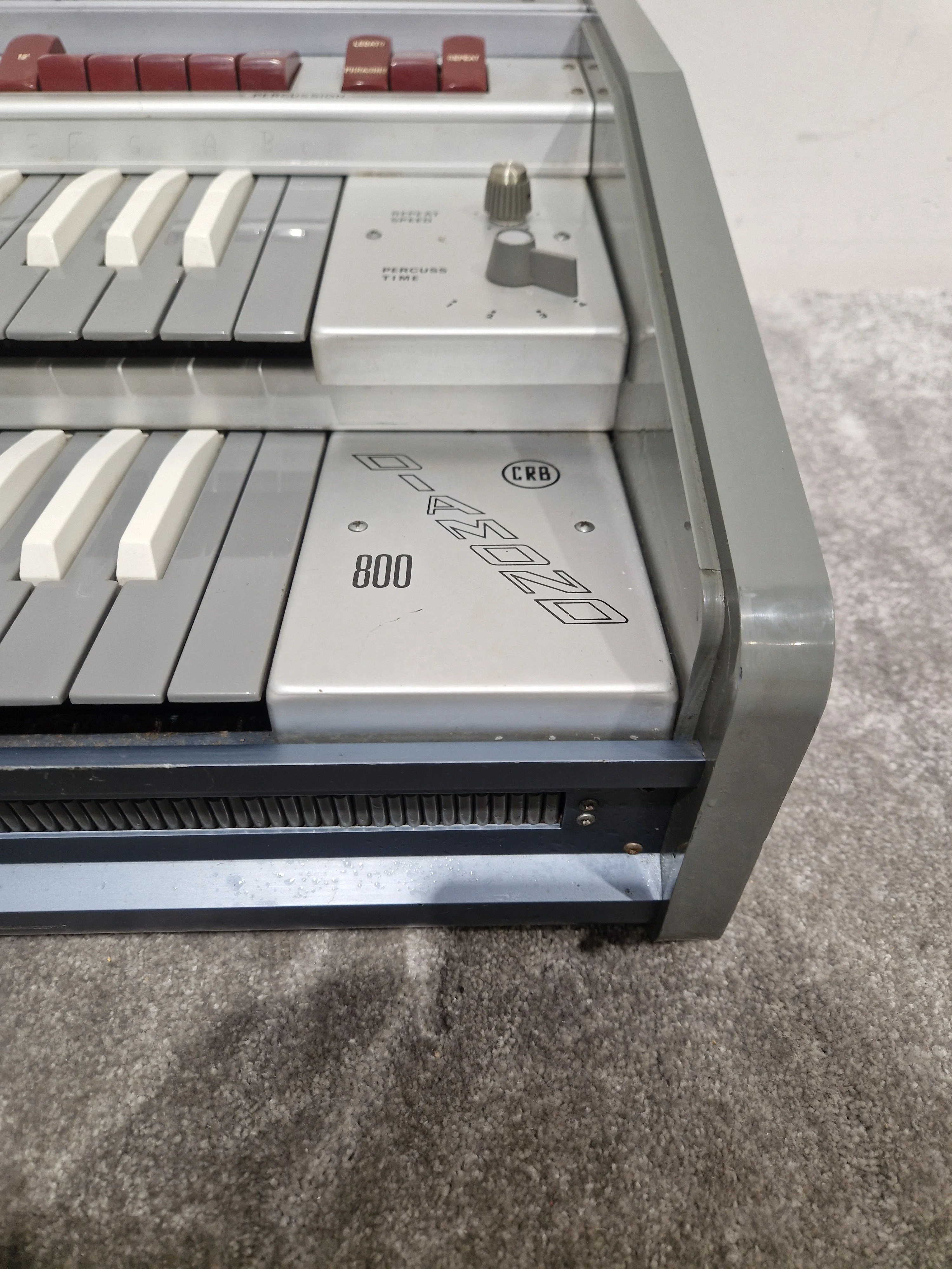CRB Diamond 800 Organ - Rare Reverse Keys Model - Good w/ Power Supply & Hard Case - Image 11