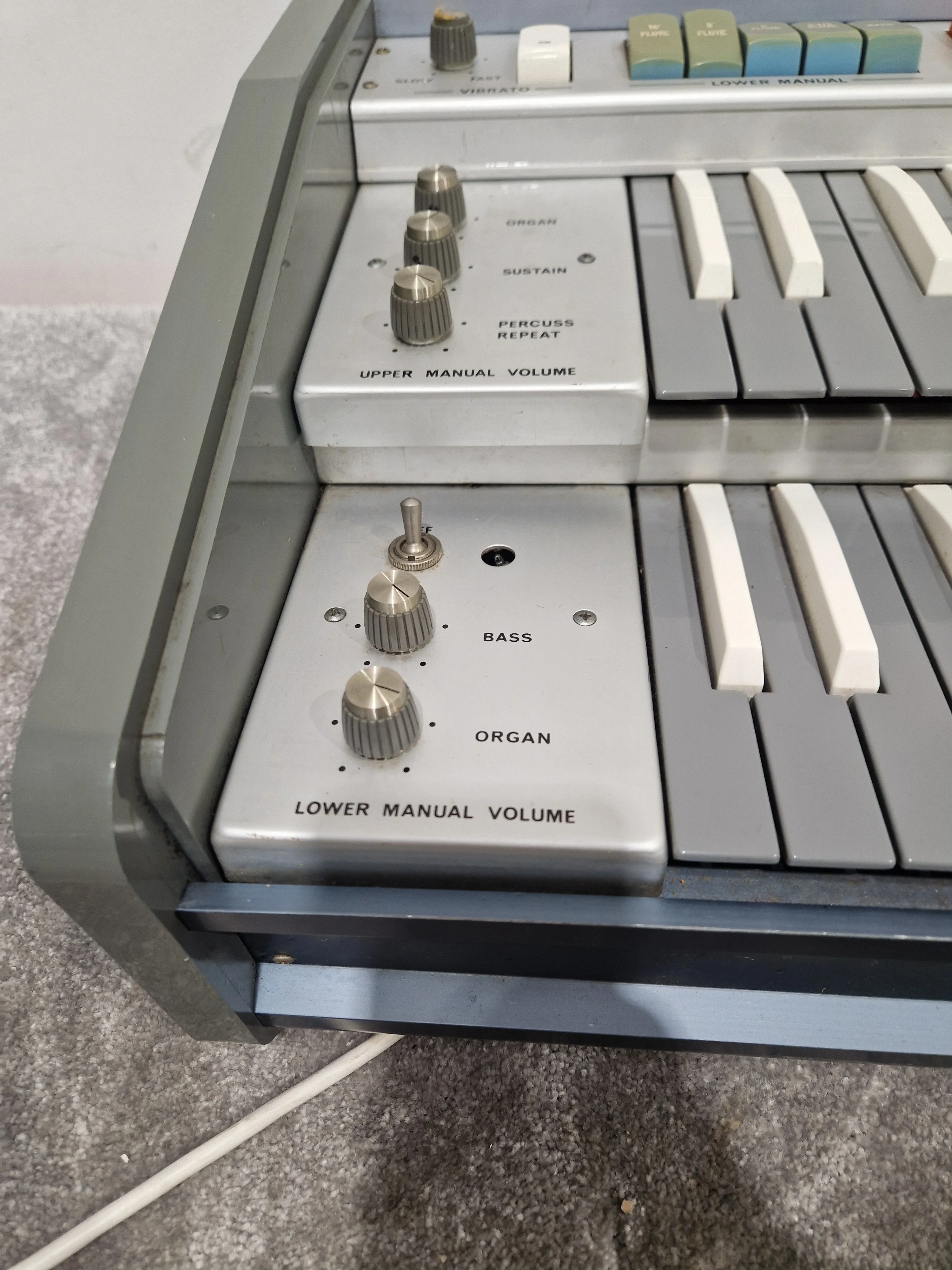 CRB Diamond 800 Organ - Rare Reverse Keys Model - Good w/ Power Supply & Hard Case - Image 13