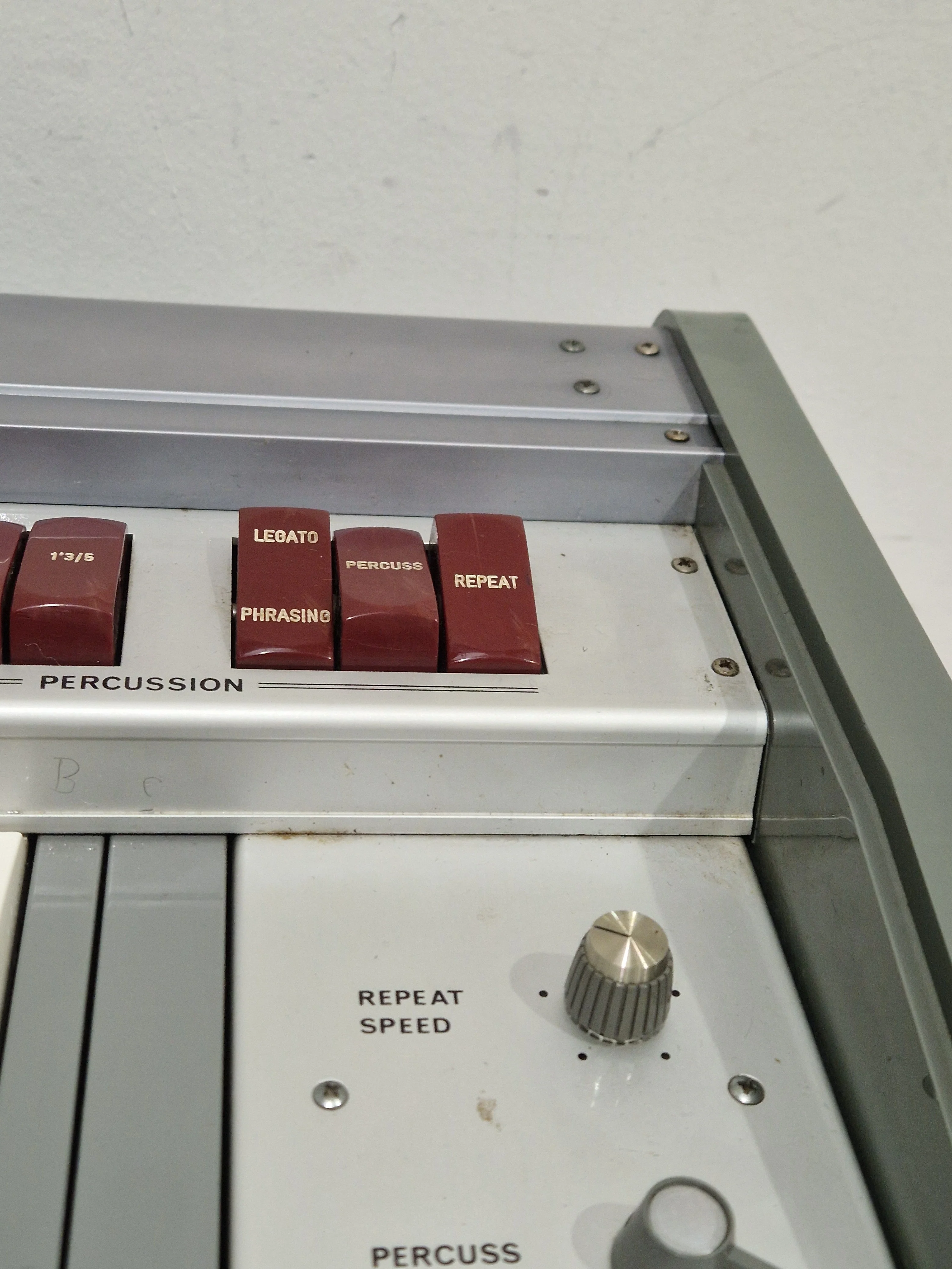 CRB Diamond 800 Organ - Rare Reverse Keys Model - Good w/ Power Supply & Hard Case - Image 16