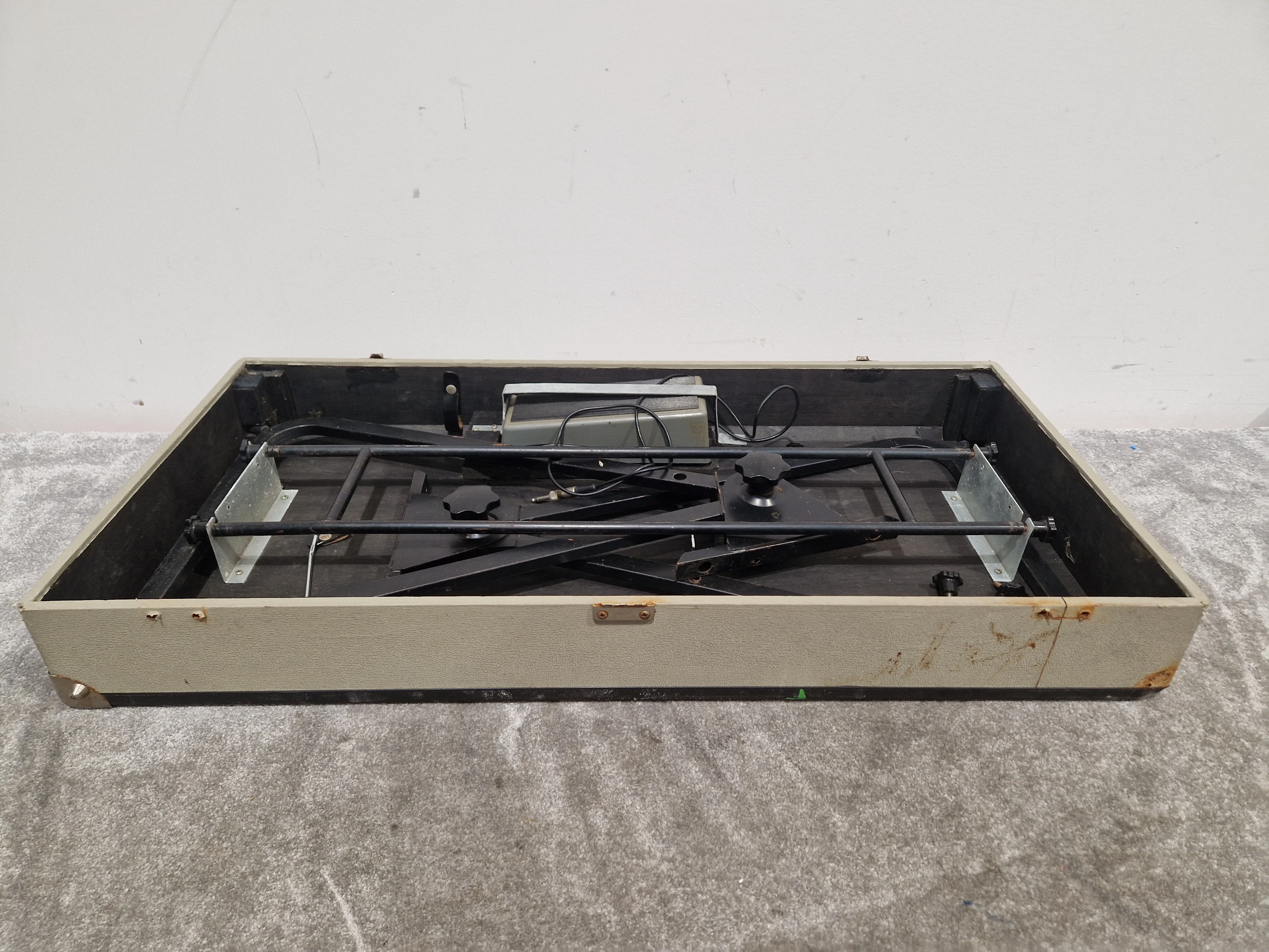 CRB Diamond 800 Organ - Rare Reverse Keys Model - Good w/ Power Supply & Hard Case - Image 21