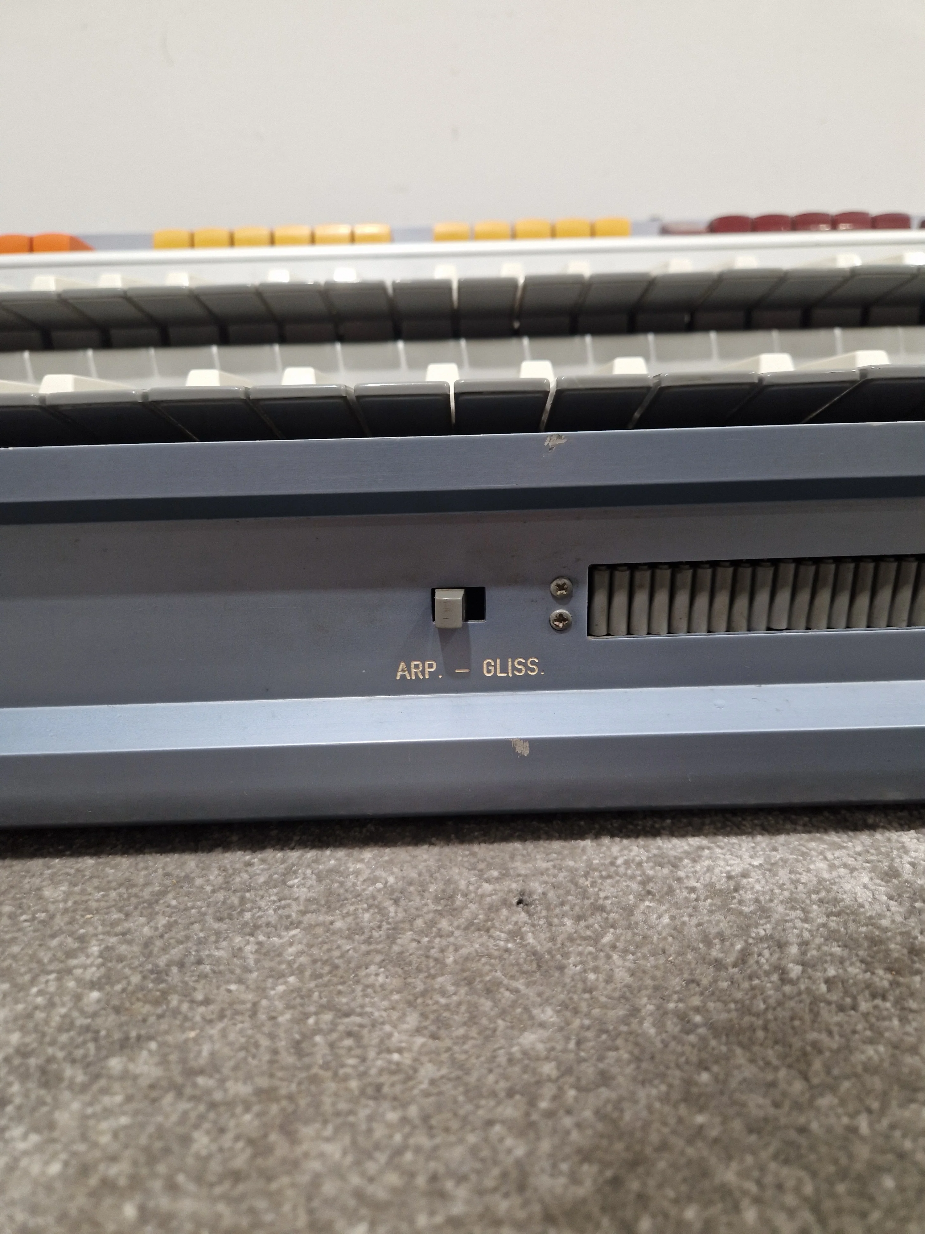 CRB Diamond 800 Organ - Rare Reverse Keys Model - Good w/ Power Supply & Hard Case - Image 3