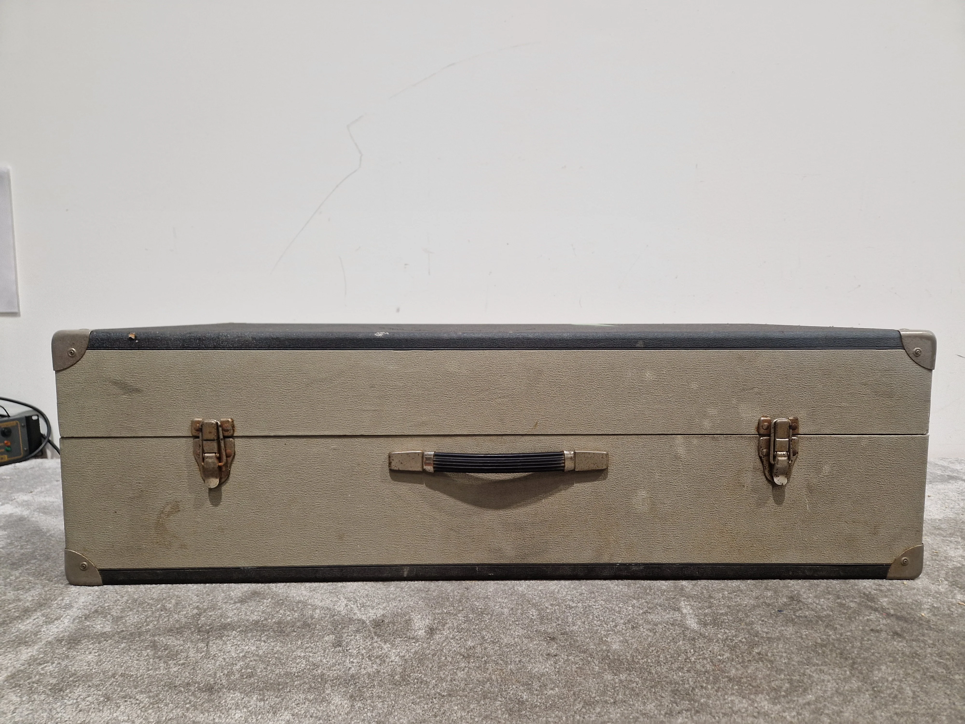 CRB Diamond 800 Organ - Rare Reverse Keys Model - Good w/ Power Supply & Hard Case - Image 31