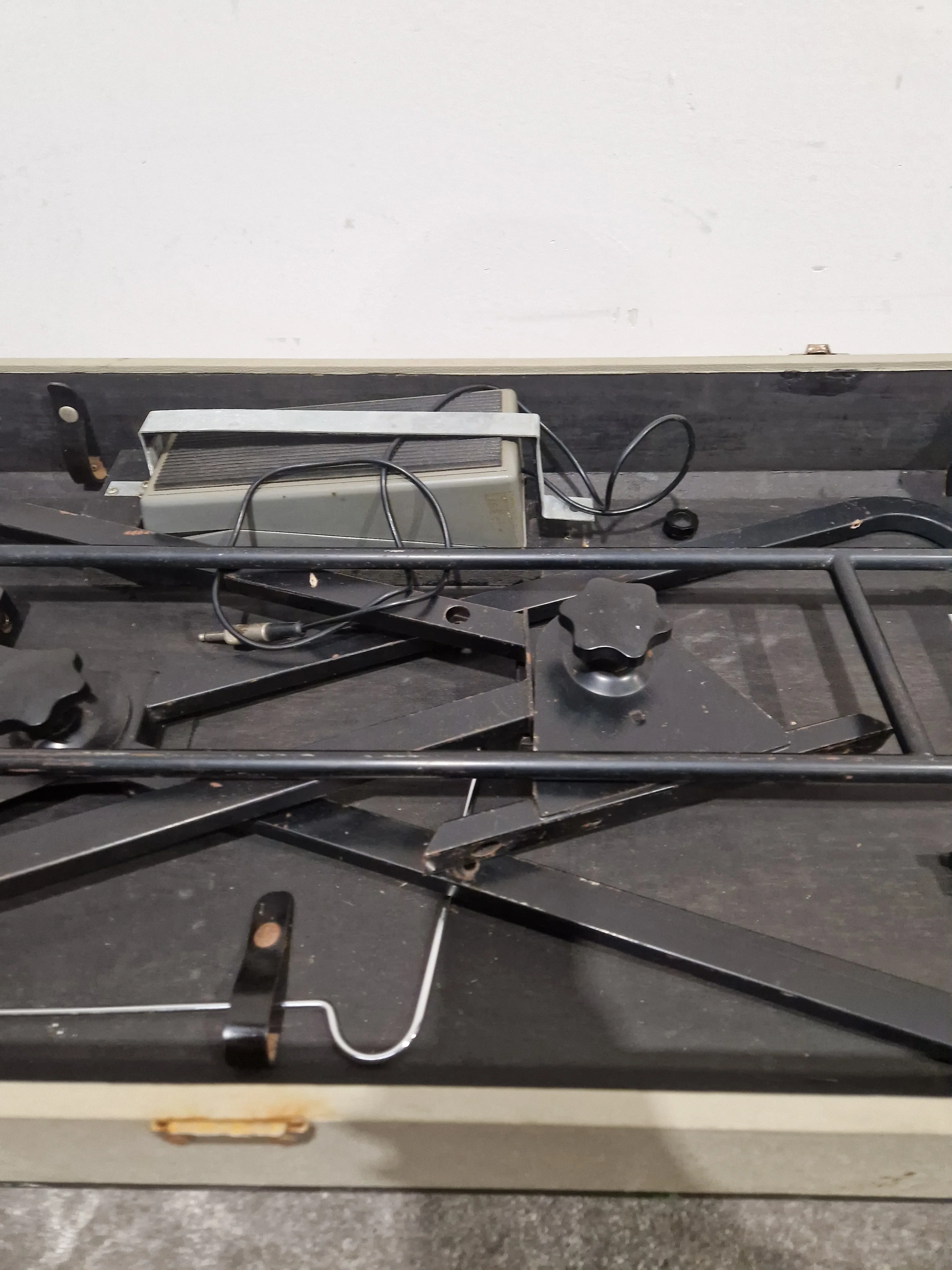 CRB Diamond 800 Organ - Rare Reverse Keys Model - Good w/ Power Supply & Hard Case - Image 7