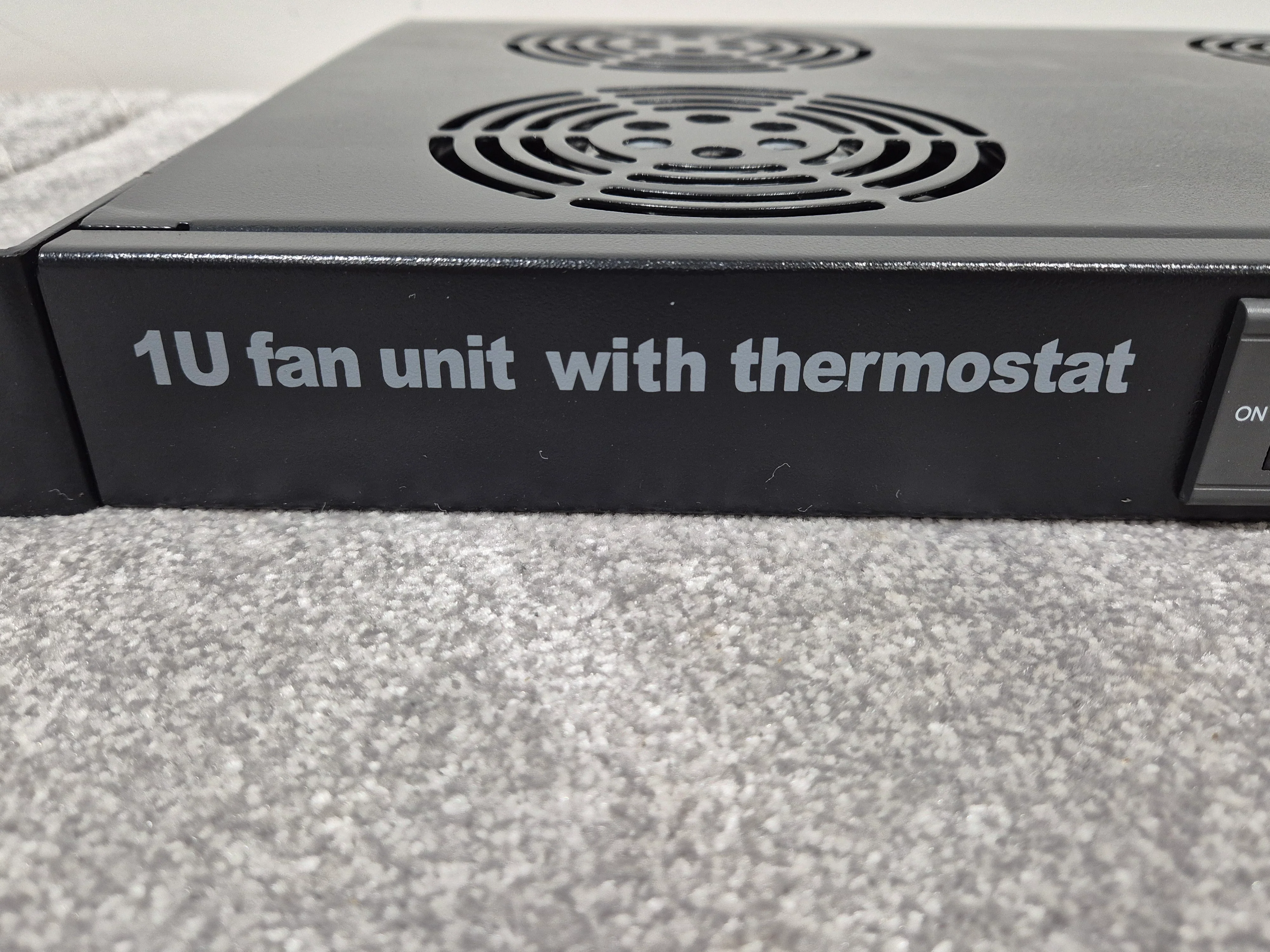 1U Fan Unit Thermostat - 4 Way Digital Mount Fan Tray - Image 2