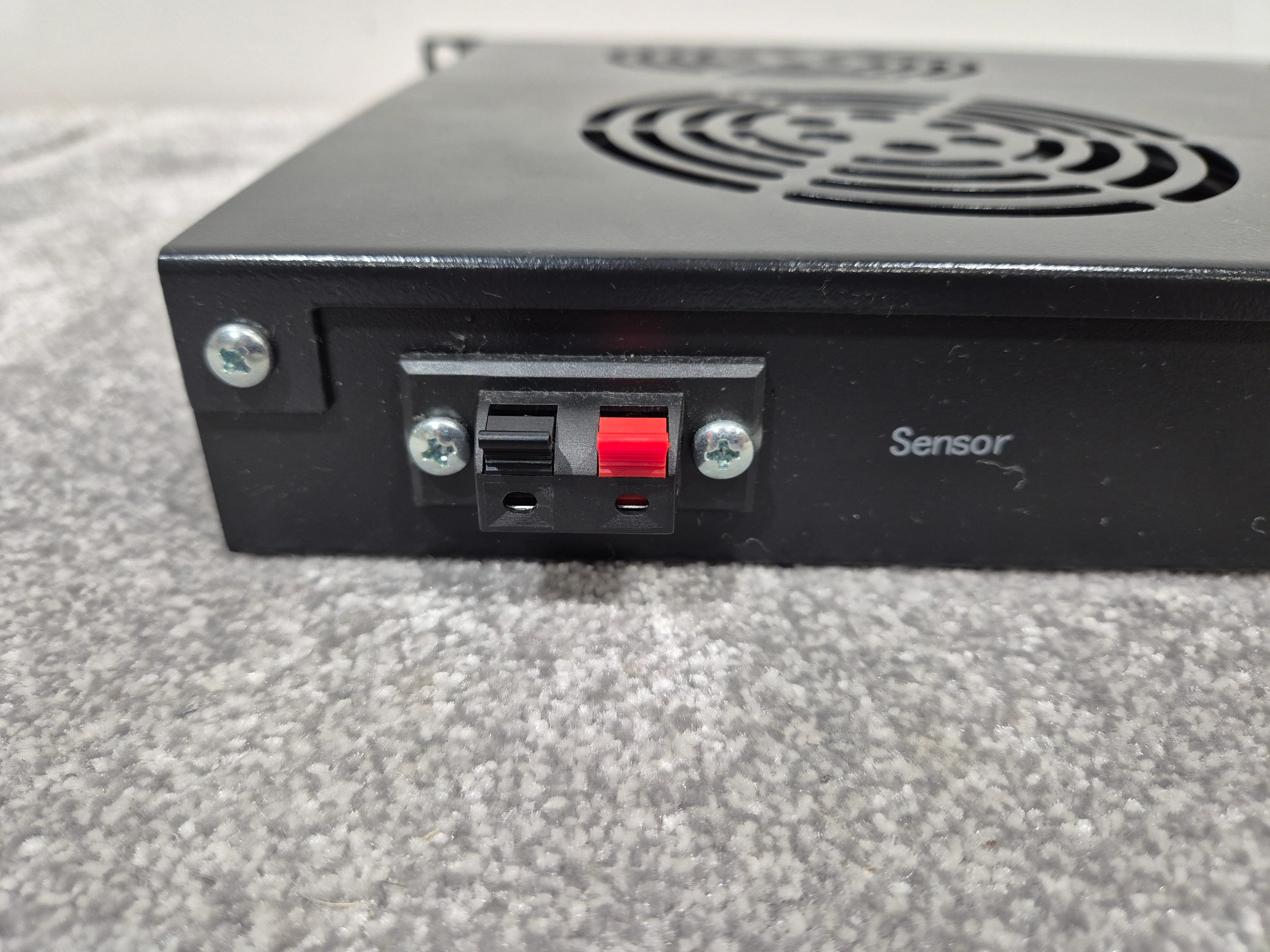 1U Fan Unit Thermostat - 4 Way Digital Mount Fan Tray - Image 7