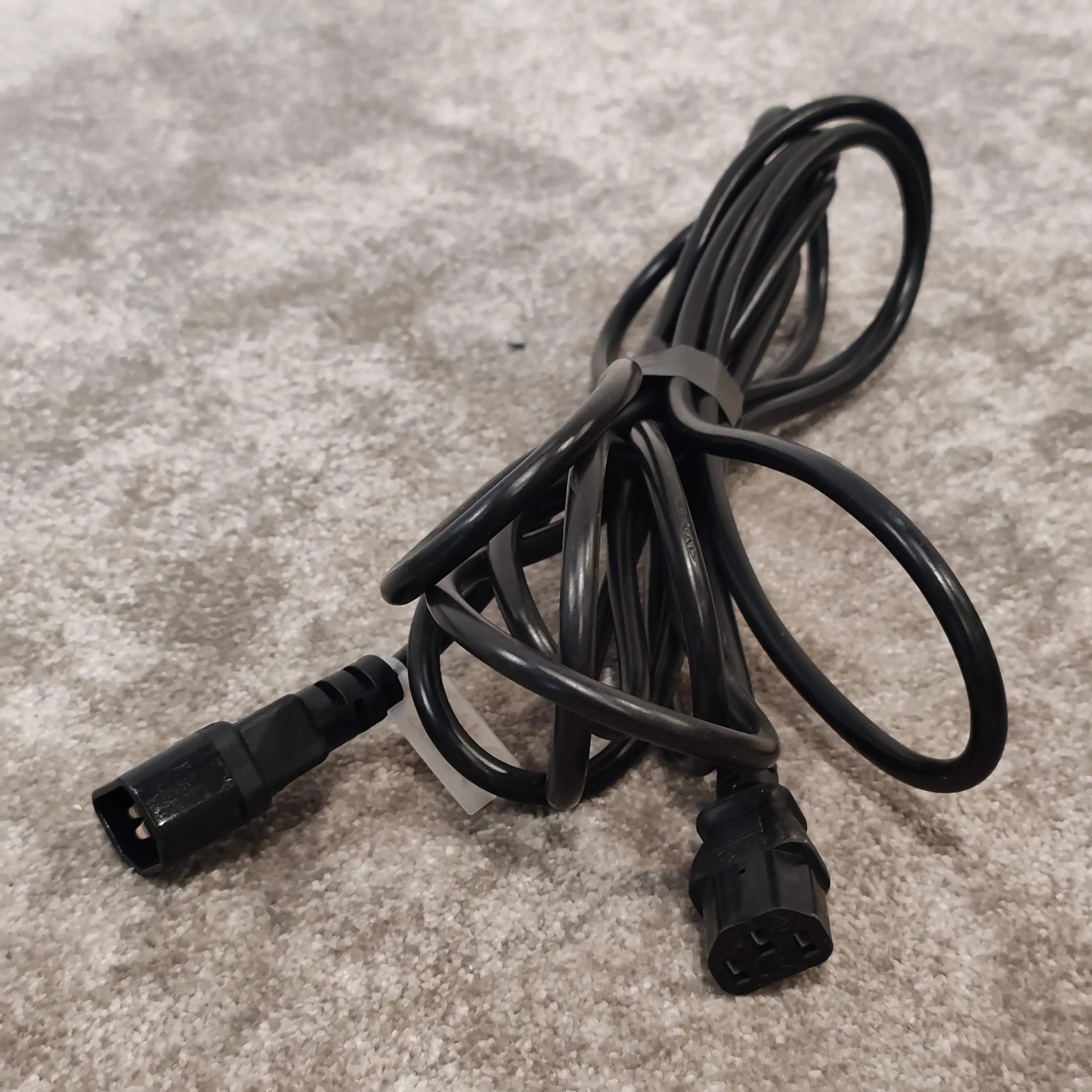 1x3m and 1x5m Power Extension Cable IEC Male to Female UPS Lead C14 to C13 - Excellent - Image 4