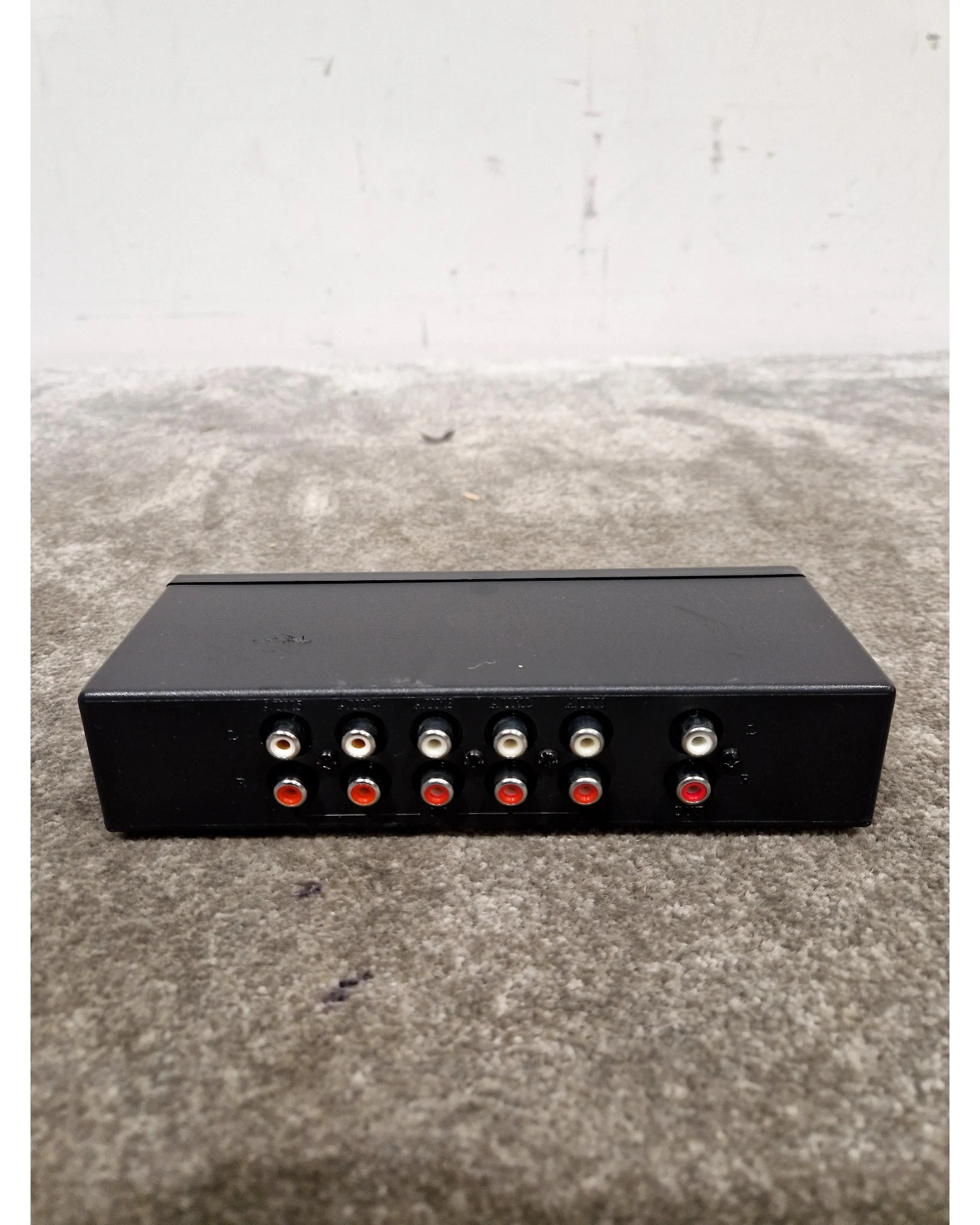 1x5 Stereo Audio Switch - Black - Good - Image 3