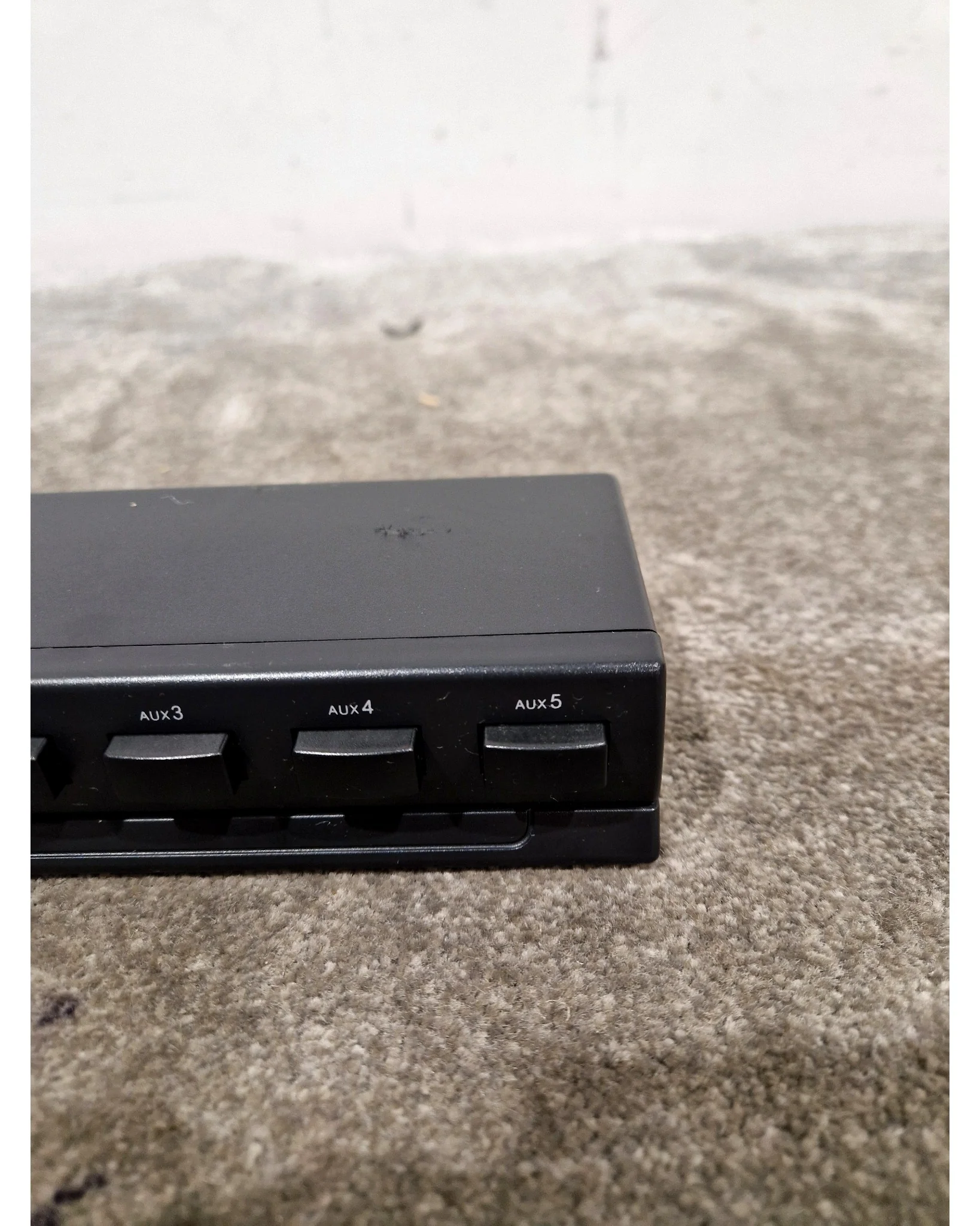 1x5 Stereo Audio Switch - Black - Good - Image 5