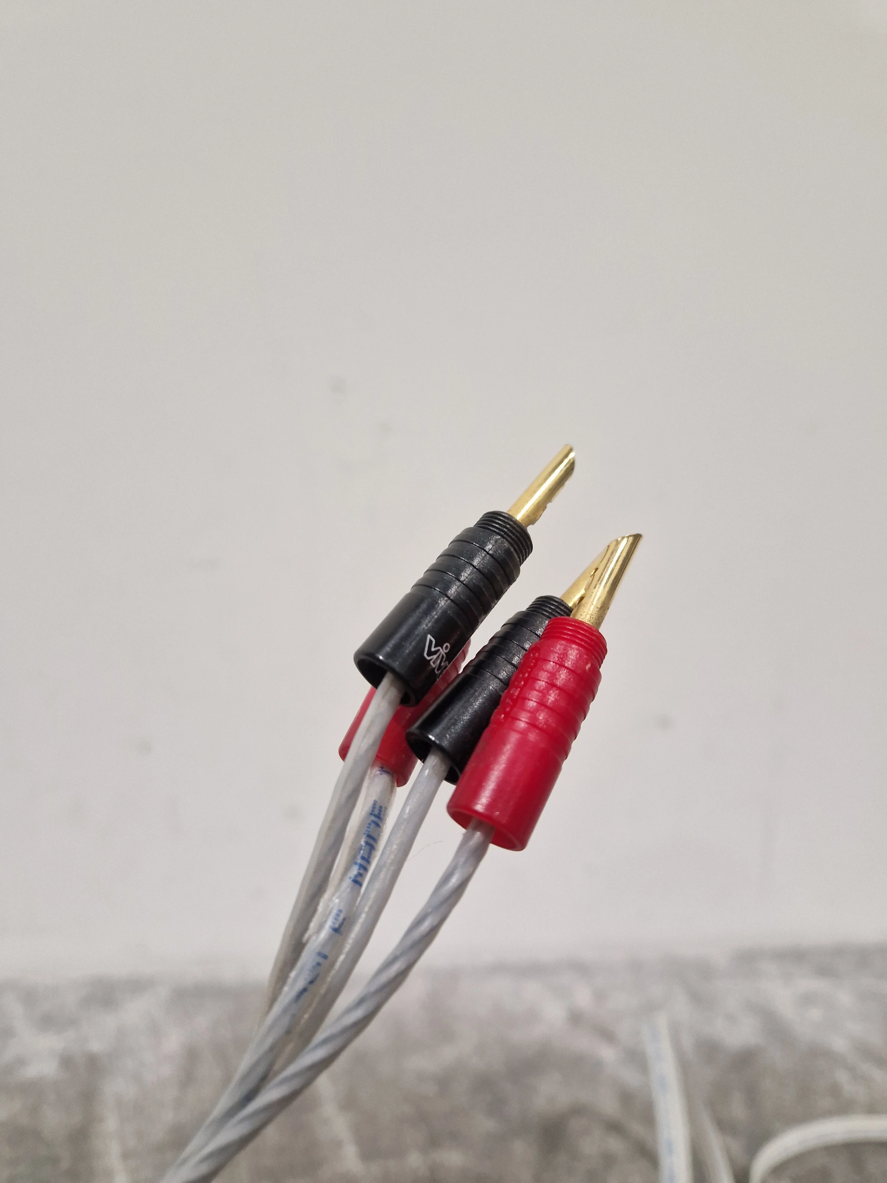 20FT QED-2 TO-4 Banana Jack Cable - Audiophile-Grade Connection - Excellent - Image 5