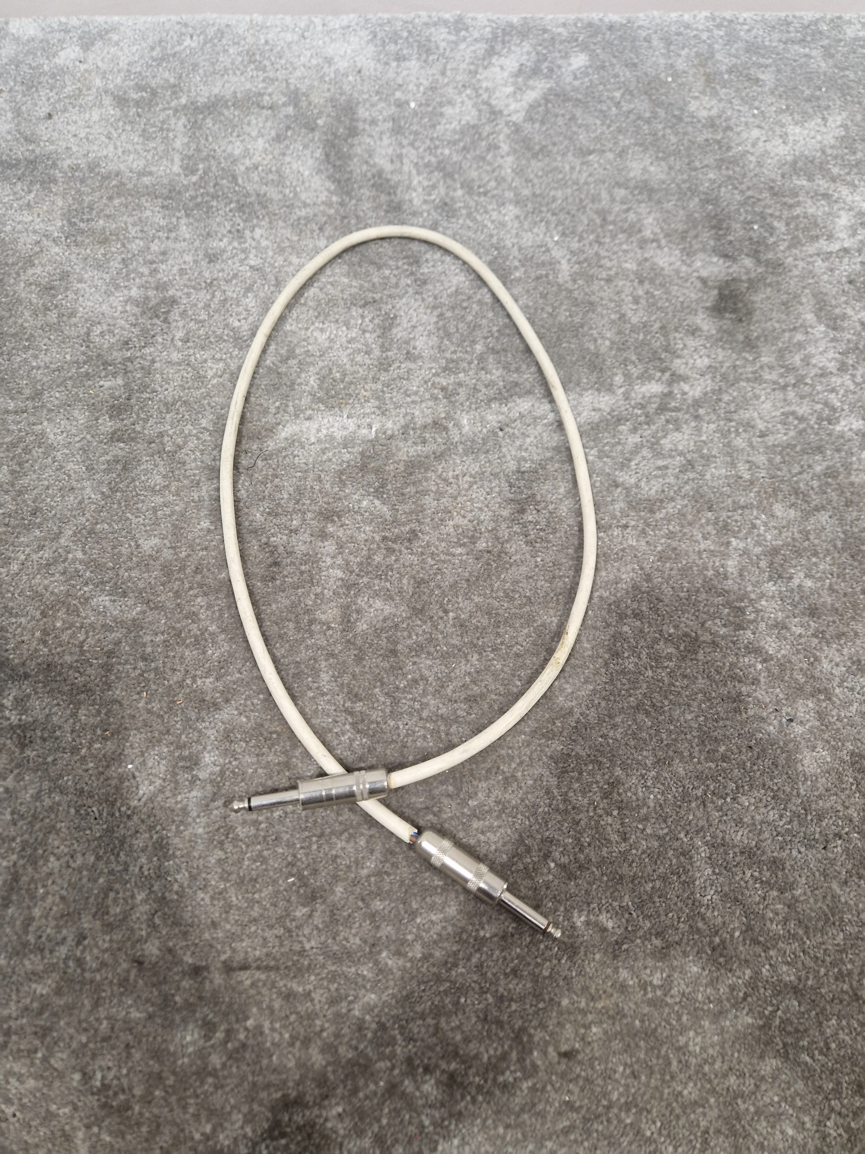 Unbranded 2ft Guitar Cable - Durable, Reliable - Good - Image 4