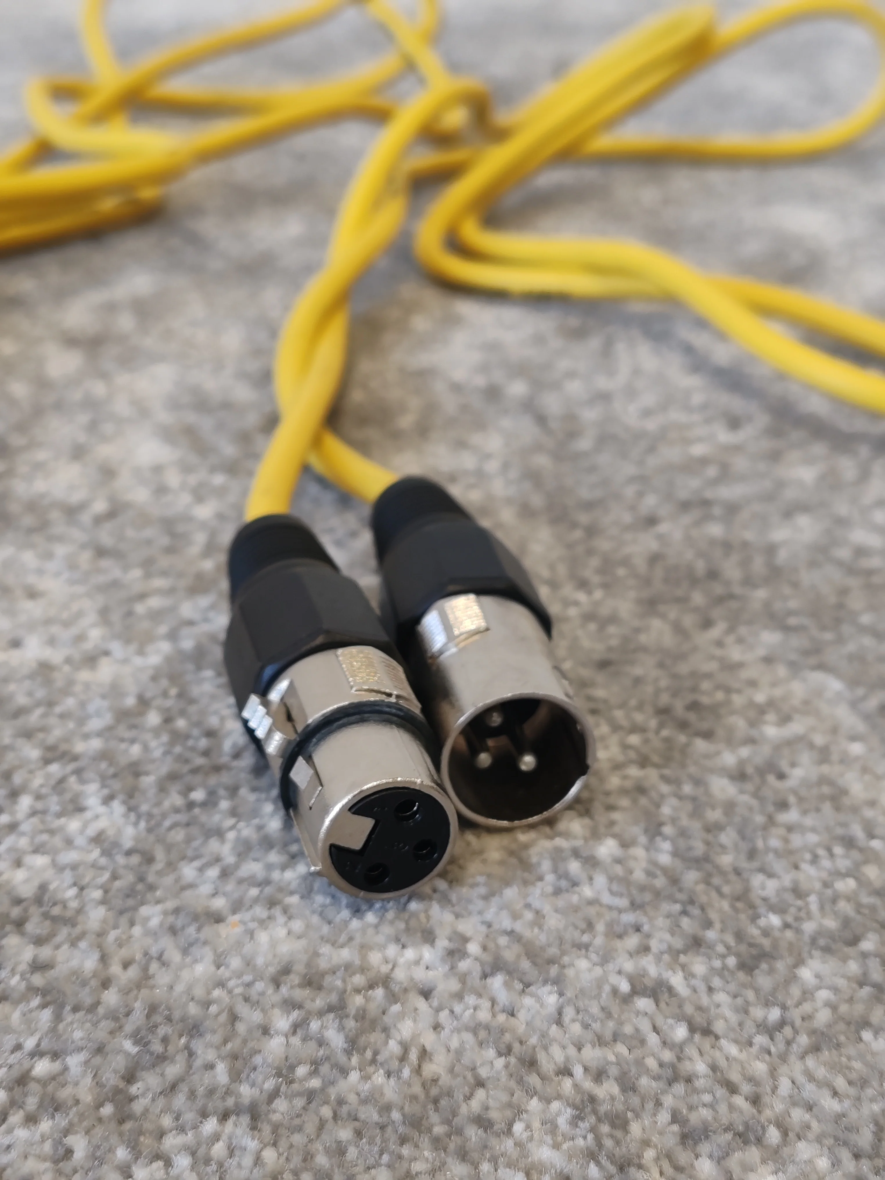 2X 1.5m qtx XLR Microphone Cables Male to Female - Yellow - Image 2
