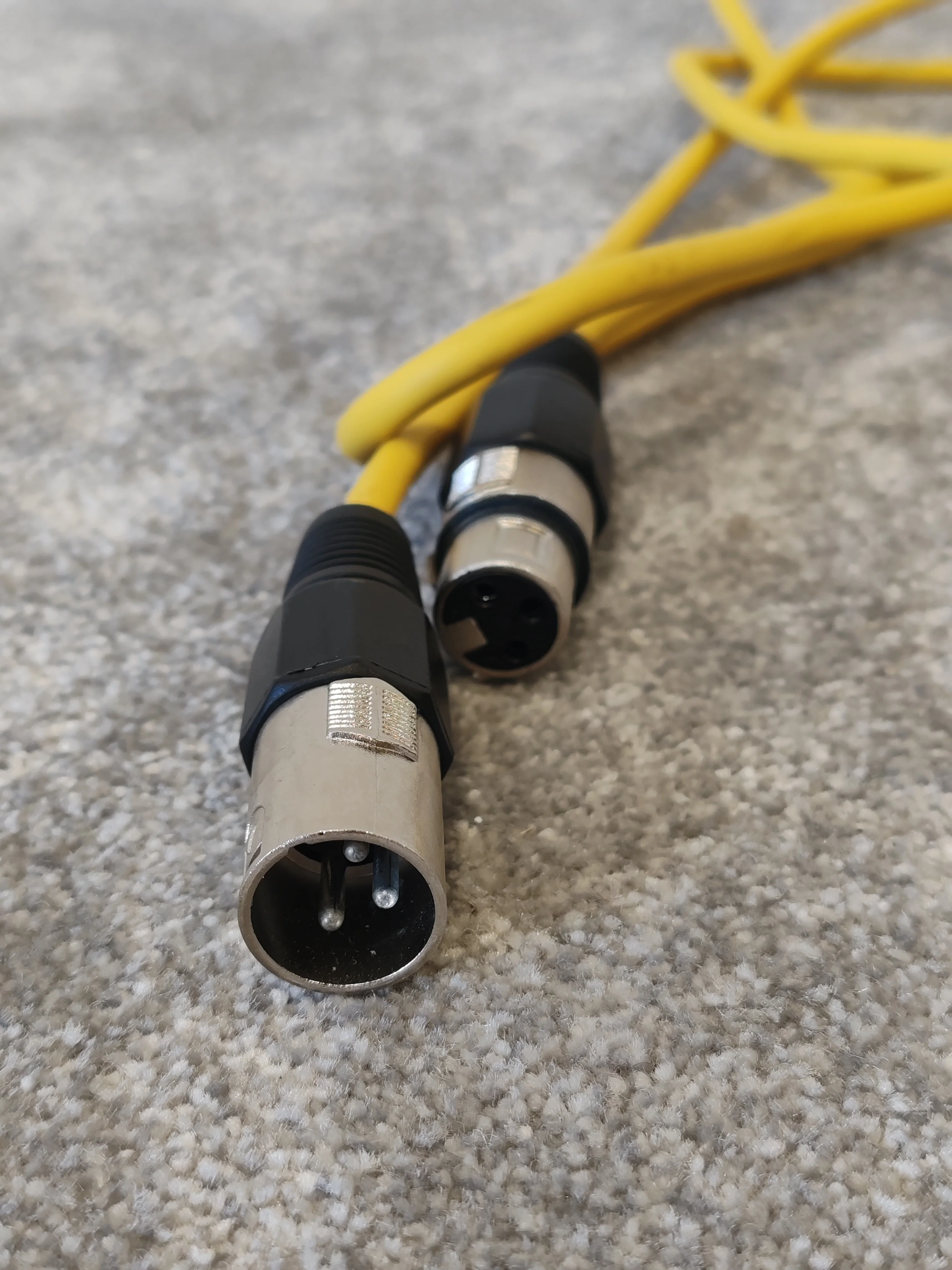 2X 1.5m qtx XLR Microphone Cables Male to Female - Yellow - Image 3