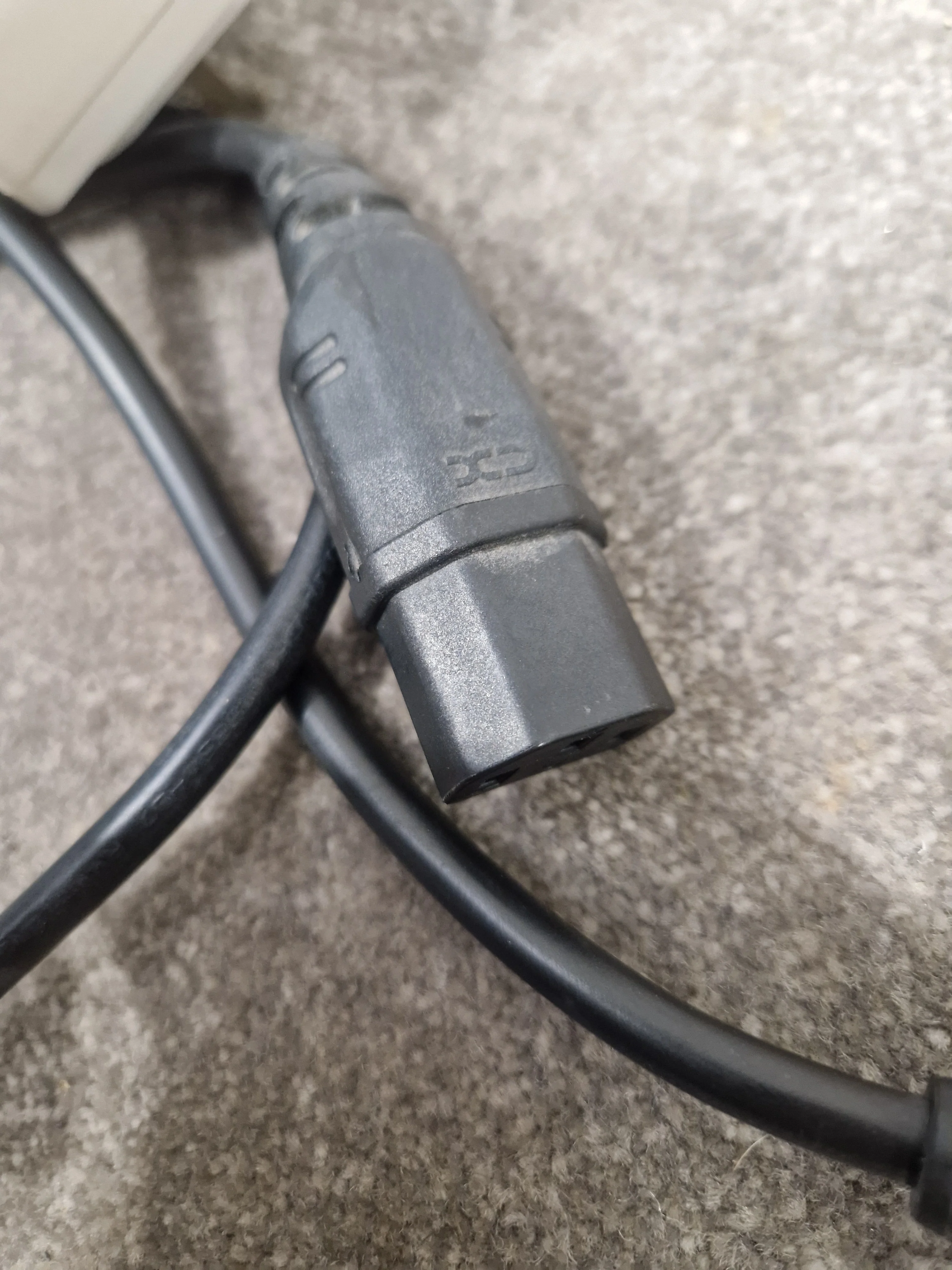 Single UK Plug to 4 Kettle Lead - All About 4ft And Higher Length Power Cables - Versatile Lengths, Durable Build - Excellent - Image 5