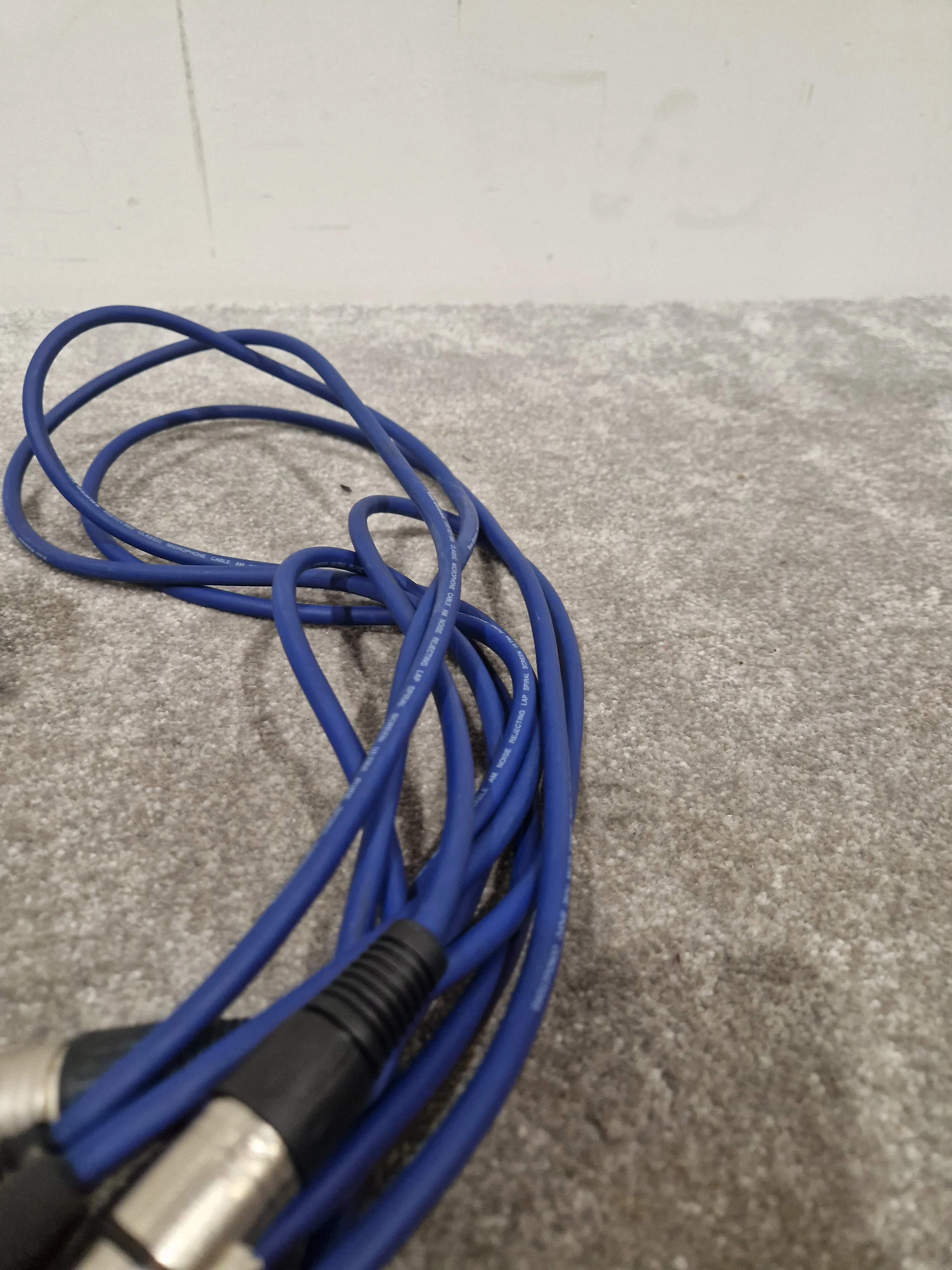 4 Blue XLR Microphone Cables - High-Quality Audio Transfer - Excellent - Image 6