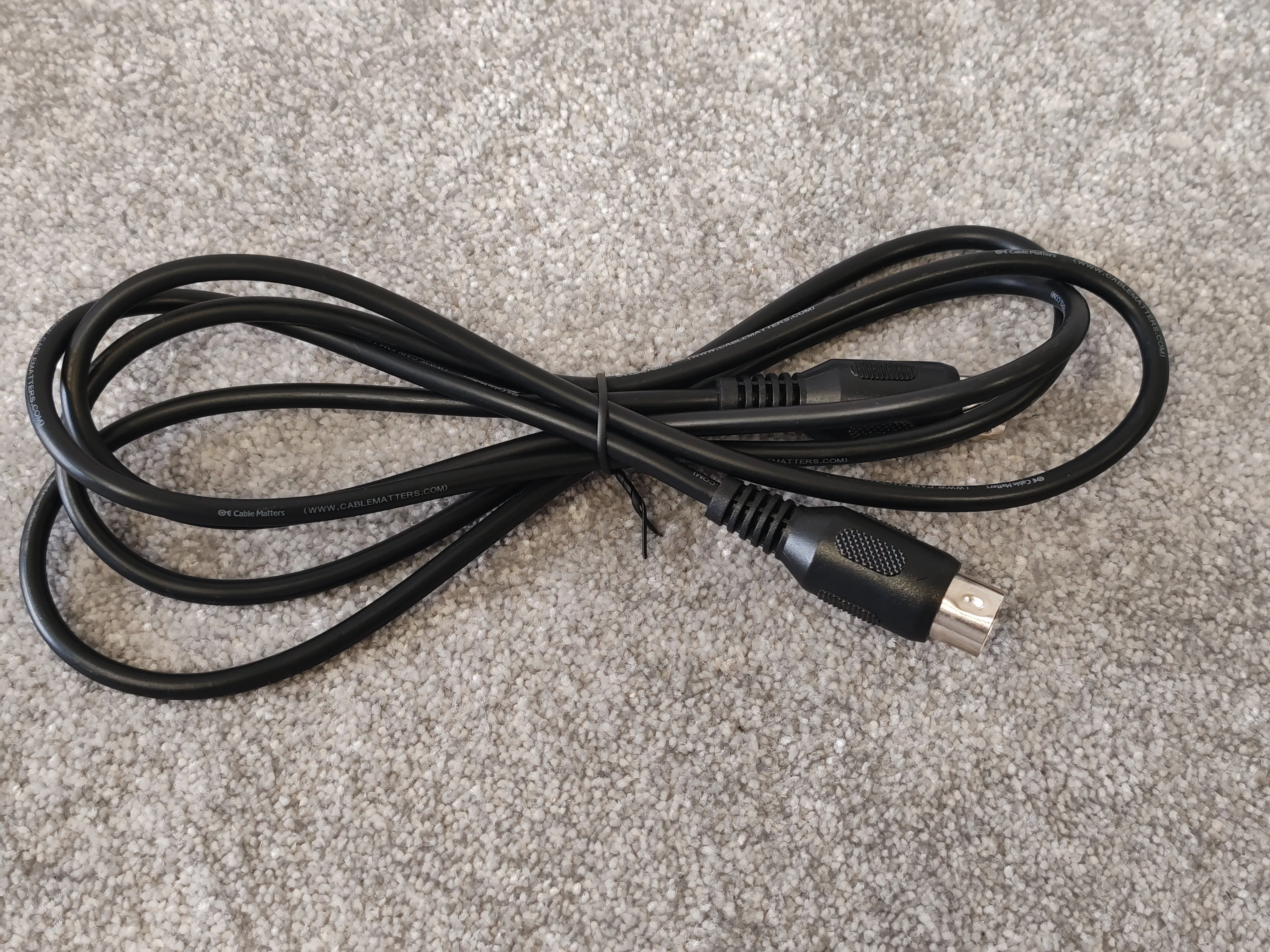 5 MIDI Cables Various Lengths and Colours - Image 3
