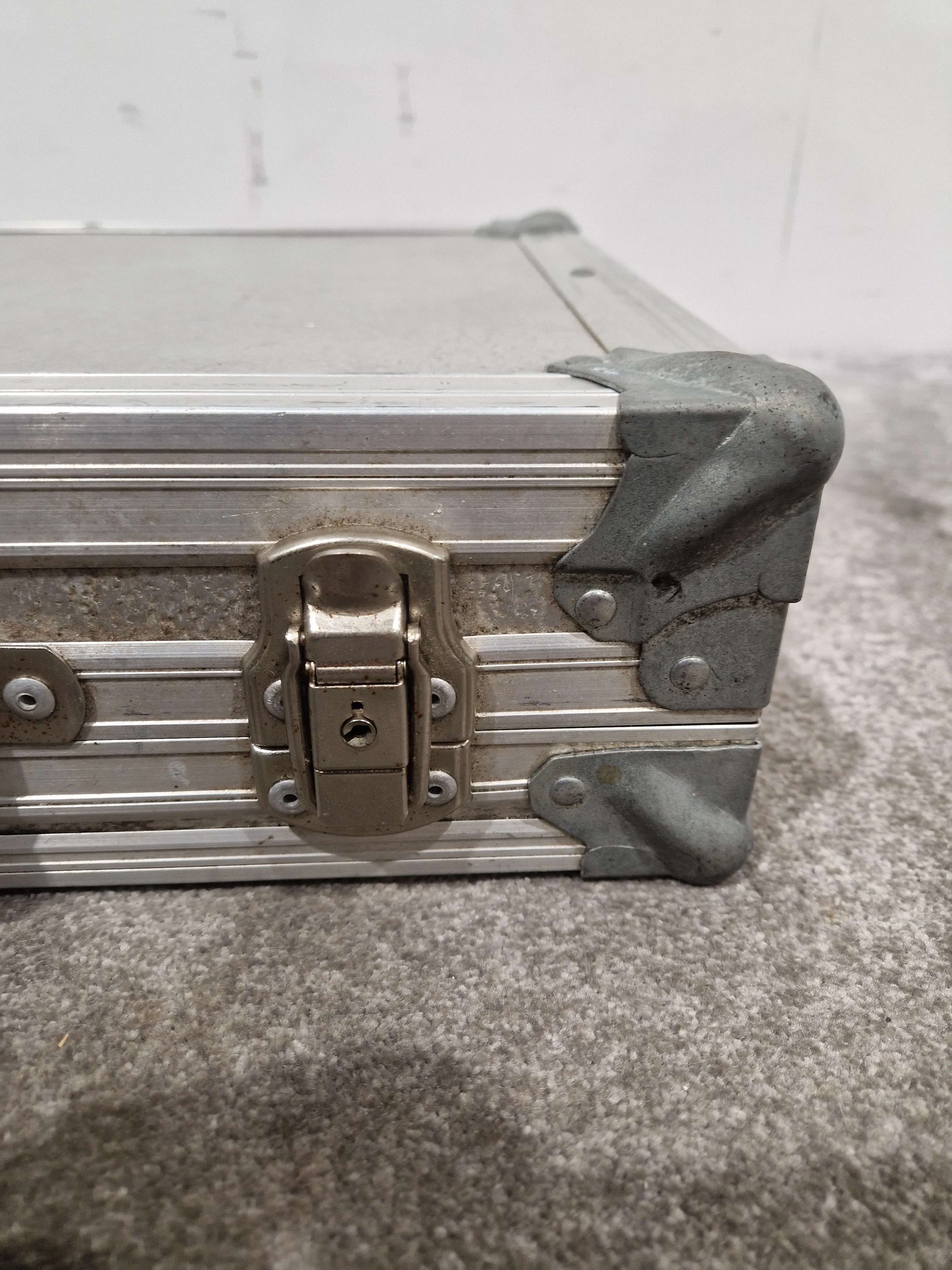 Unbranded Metal Flight Case - 50CMX40CM Equipment Case - Rugged Protection - Very Good - Image 8