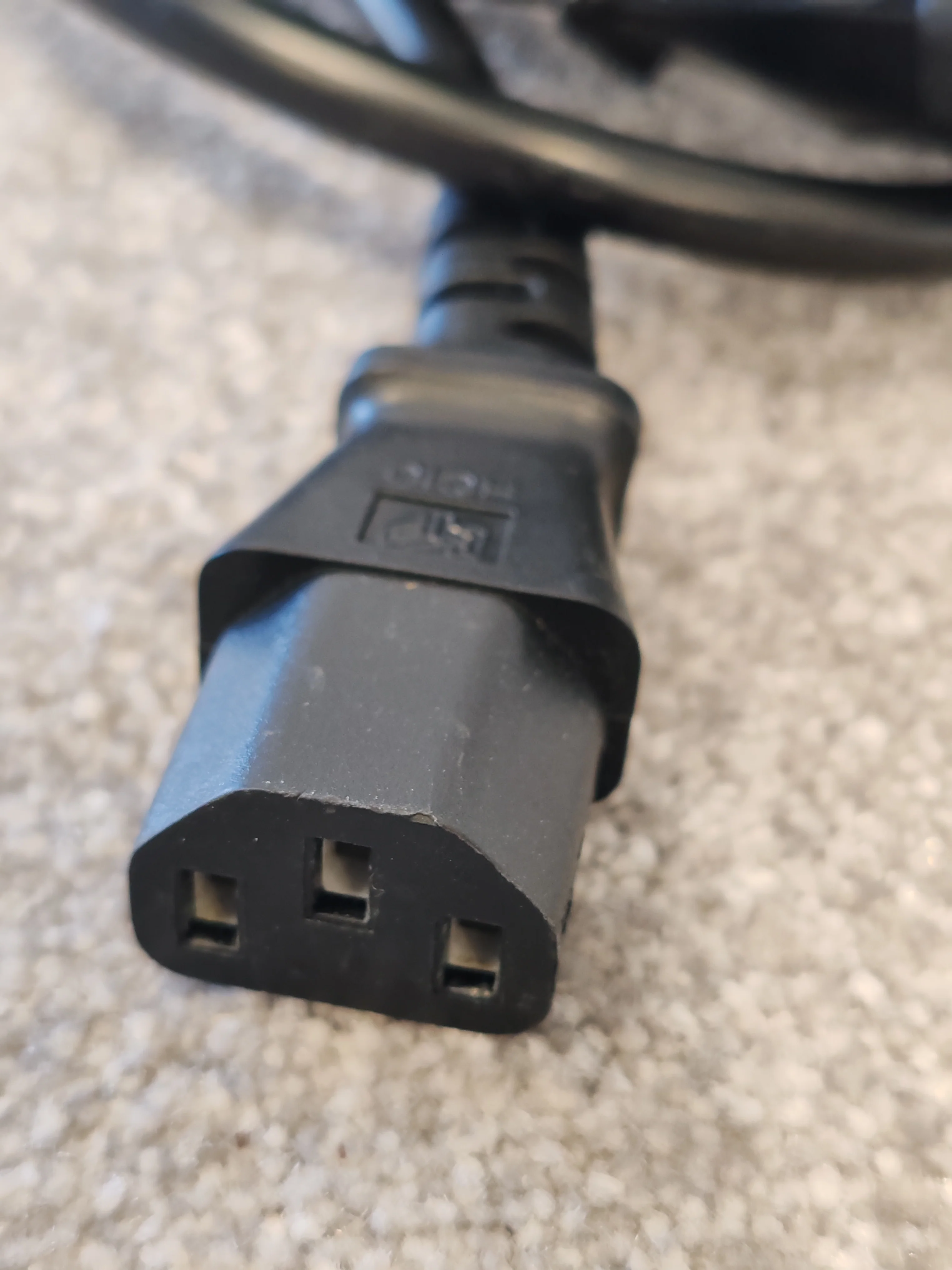 5M Iec C14 TO Iec C13 Black Extension Lead 10A (kettle Cable) - Heavy Duty Design - Excellent - Image 7