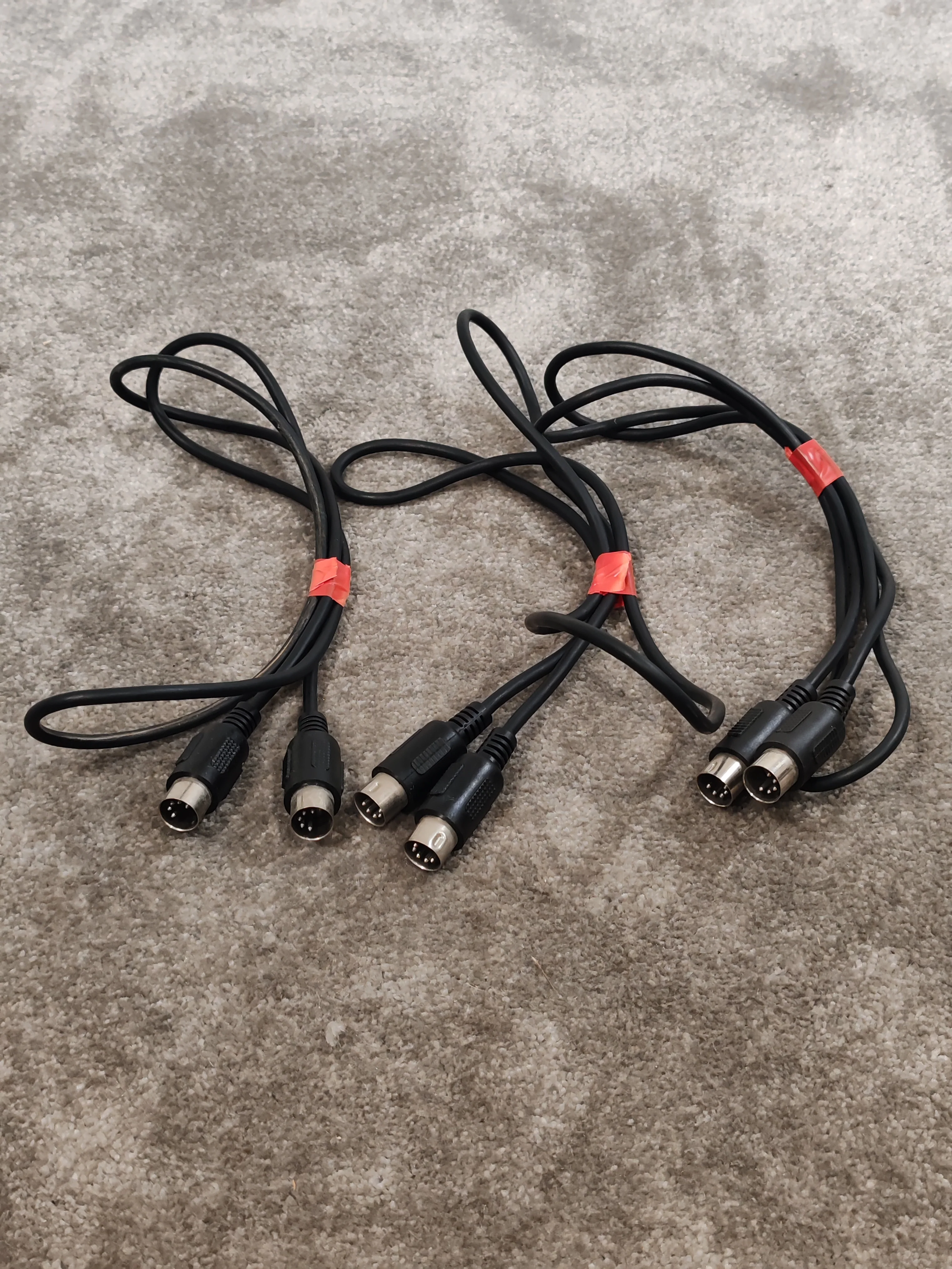 5X MIDI Cables, Various Lengths 2 Long, 3 Short - Professional Connectivity - Very Good - Image 4