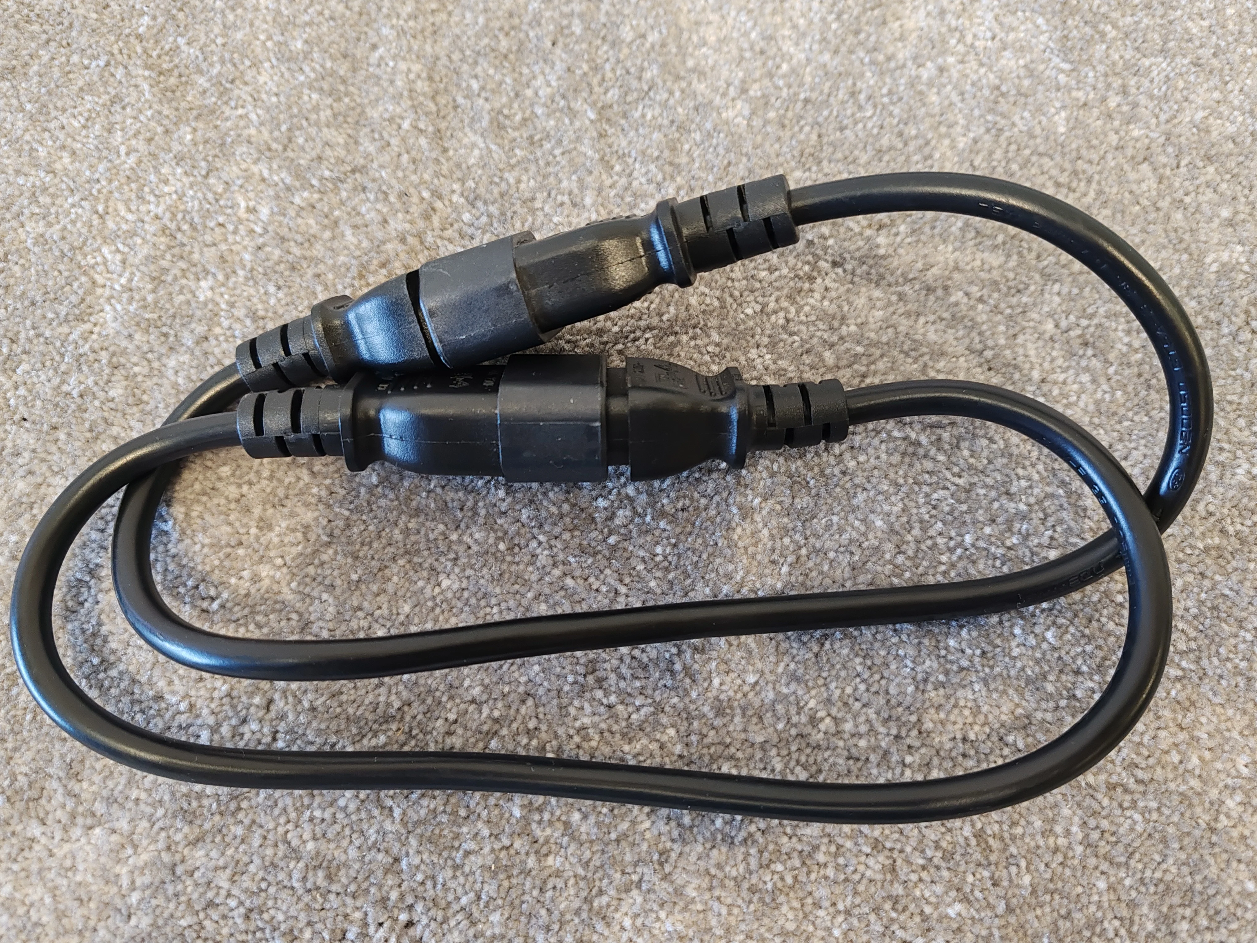 6x IEC C14 to IEC C13 Black Extension Leads 10A - Various Sizes (Kettle Cable) - Image 3