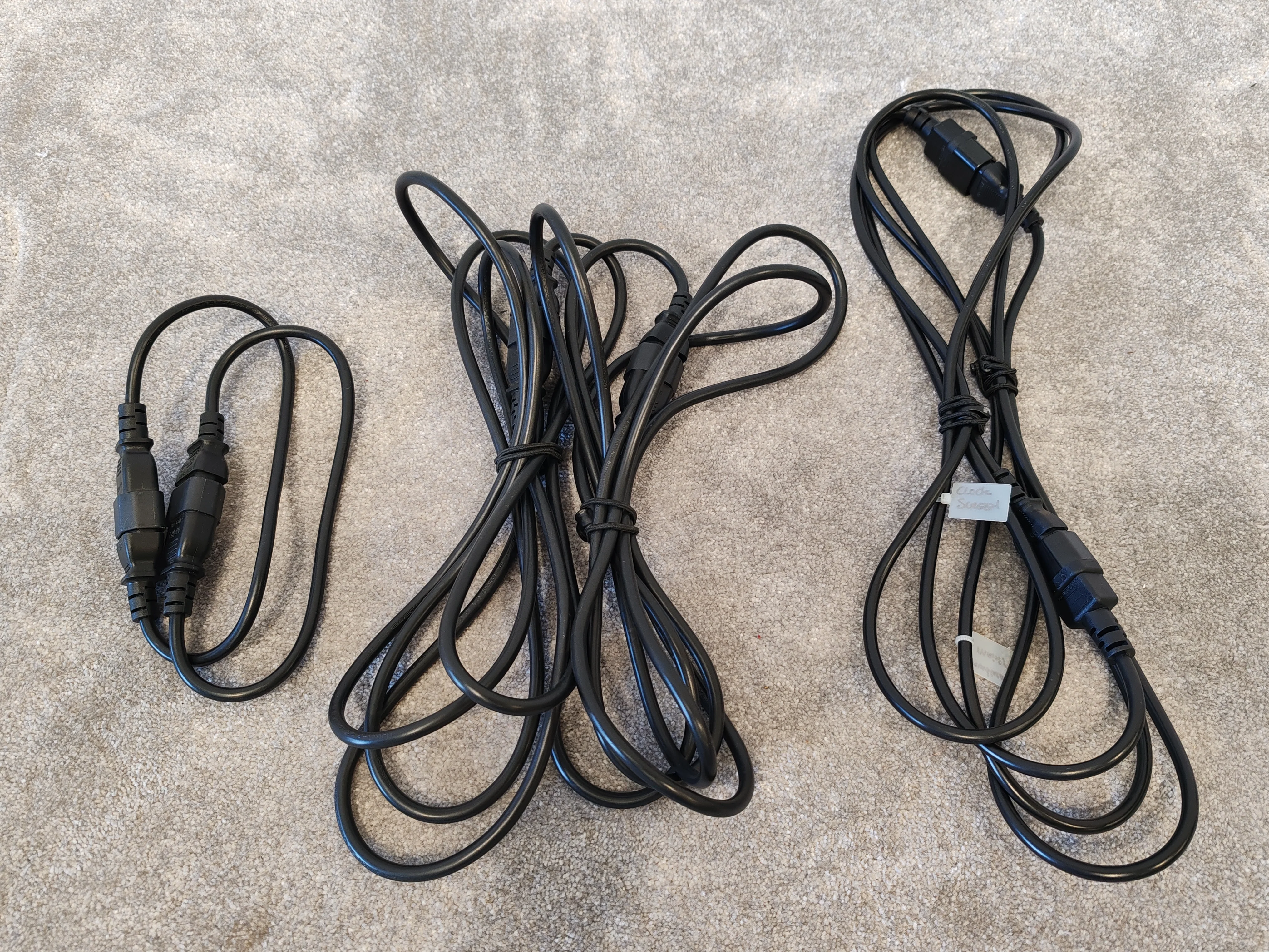 6x IEC C14 to IEC C13 Black Extension Leads 10A - Various Sizes (Kettle Cable) - Image 4