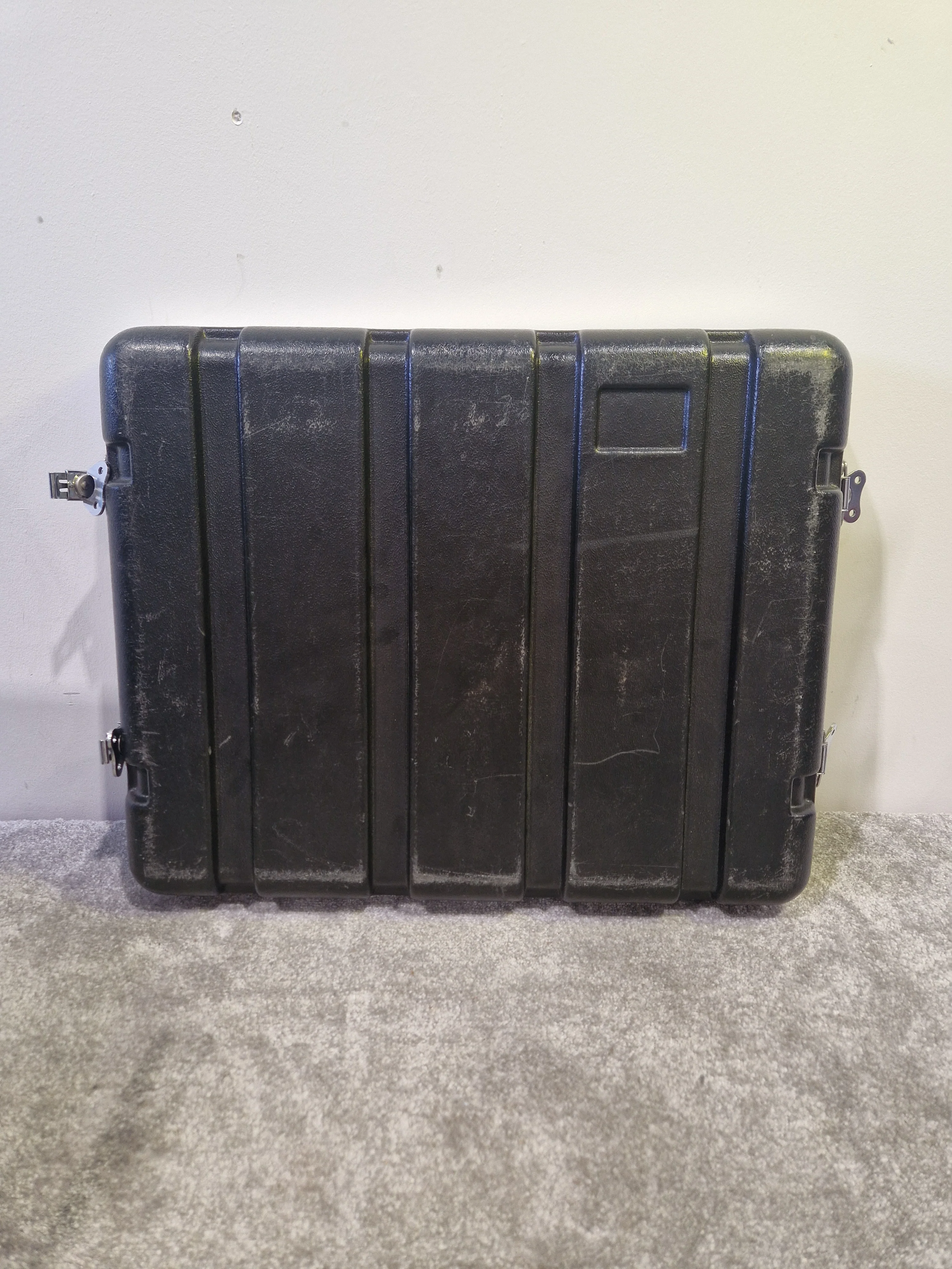 8U Rackmount Flight Case – Dual-Sided Access, Heavy-Duty Build – Good - Image 4