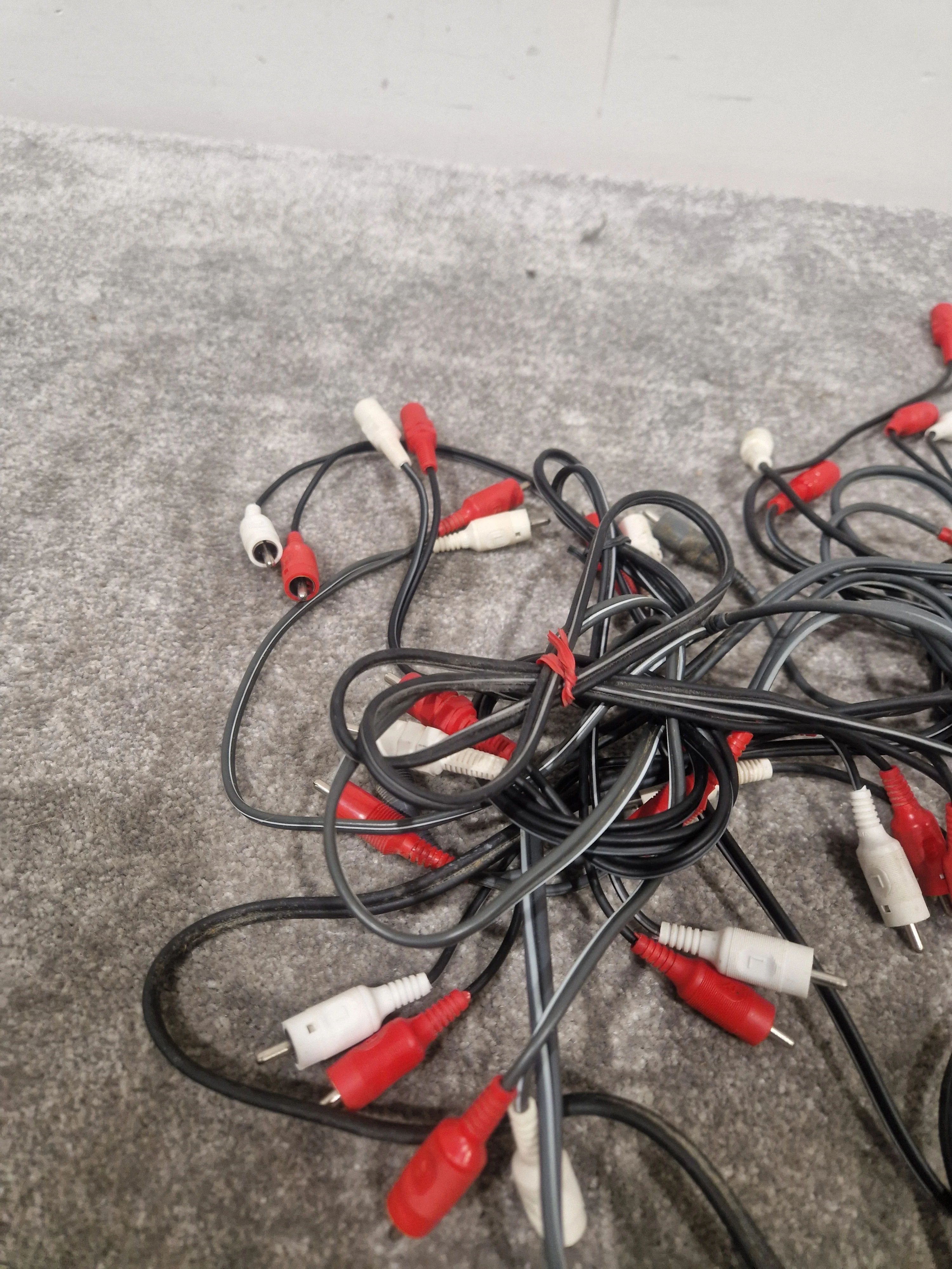 9x Dual RCA Phono Cables, Various Lengths, Brands and Plug Styles - Image 3