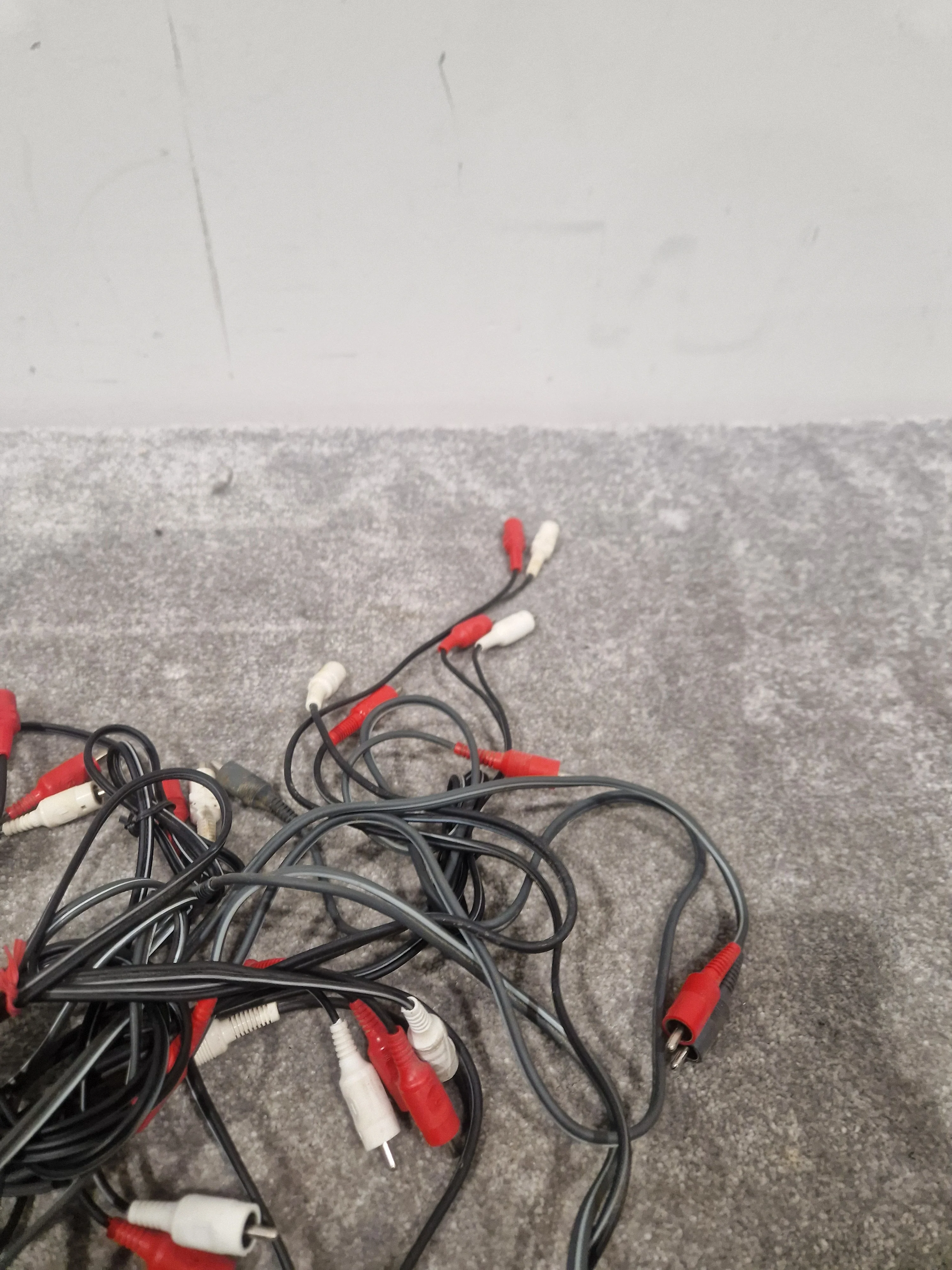 9x Dual RCA Phono Cables, Various Lengths, Brands and Plug Styles - Image 4