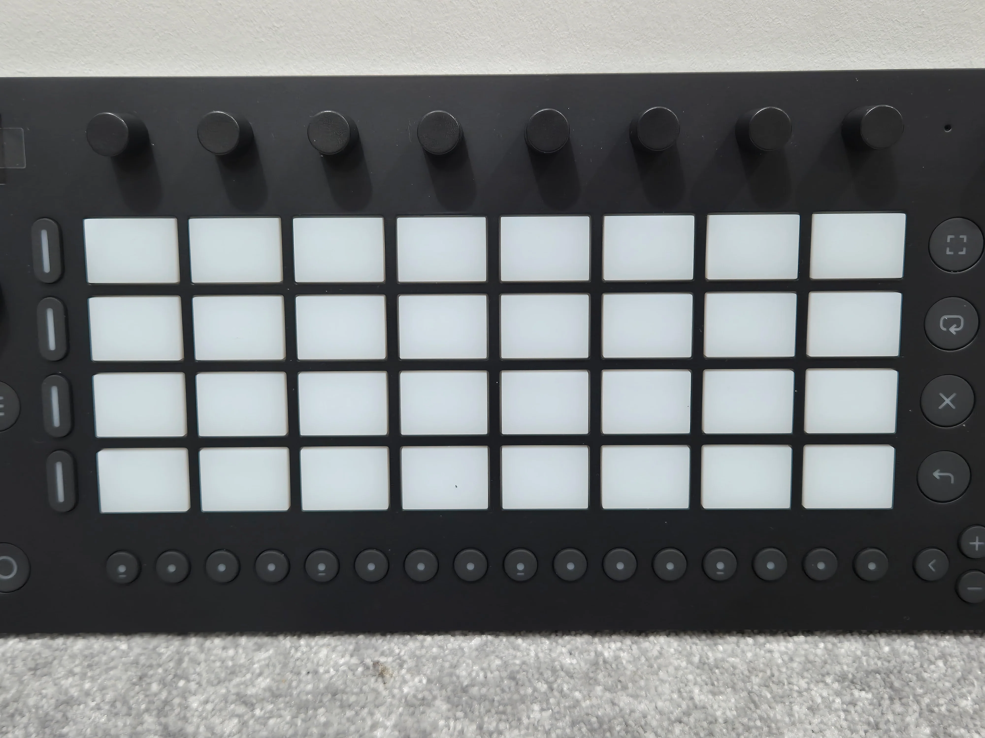 Ableton Move with Case - Portable Music Making Device - Image 4