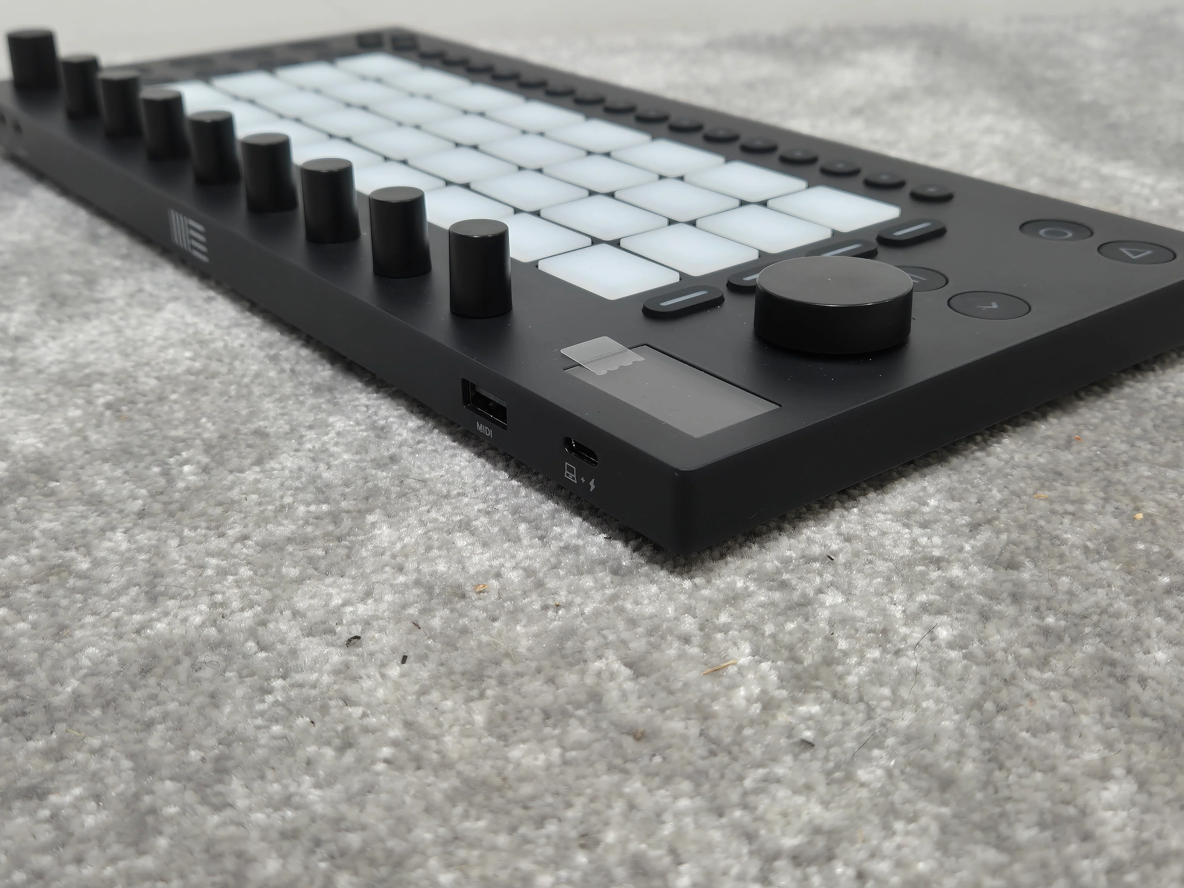 Ableton Move with Case - Portable Music Making Device - Image 6