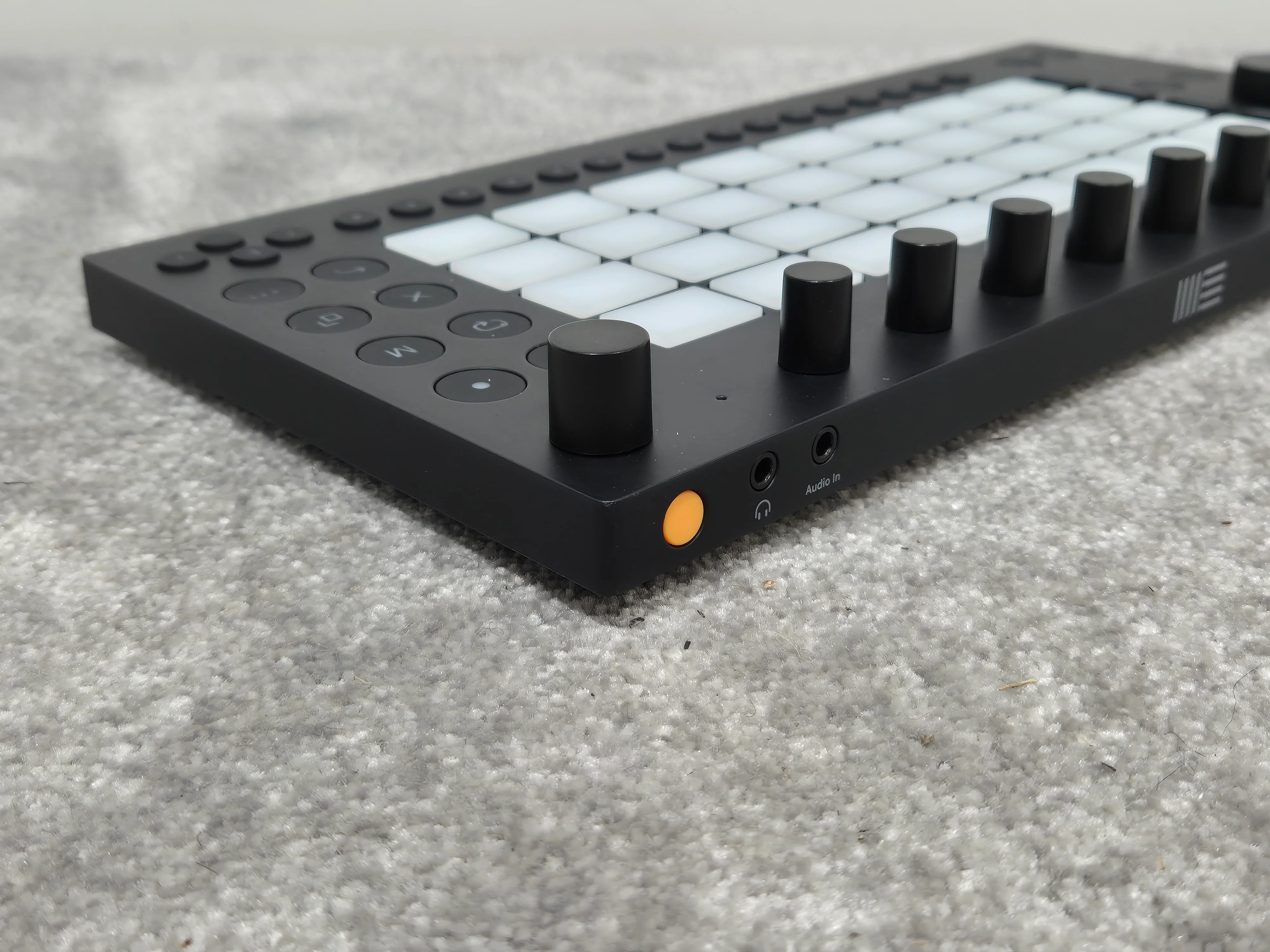 Ableton Move with Case - Portable Music Making Device - Image 7