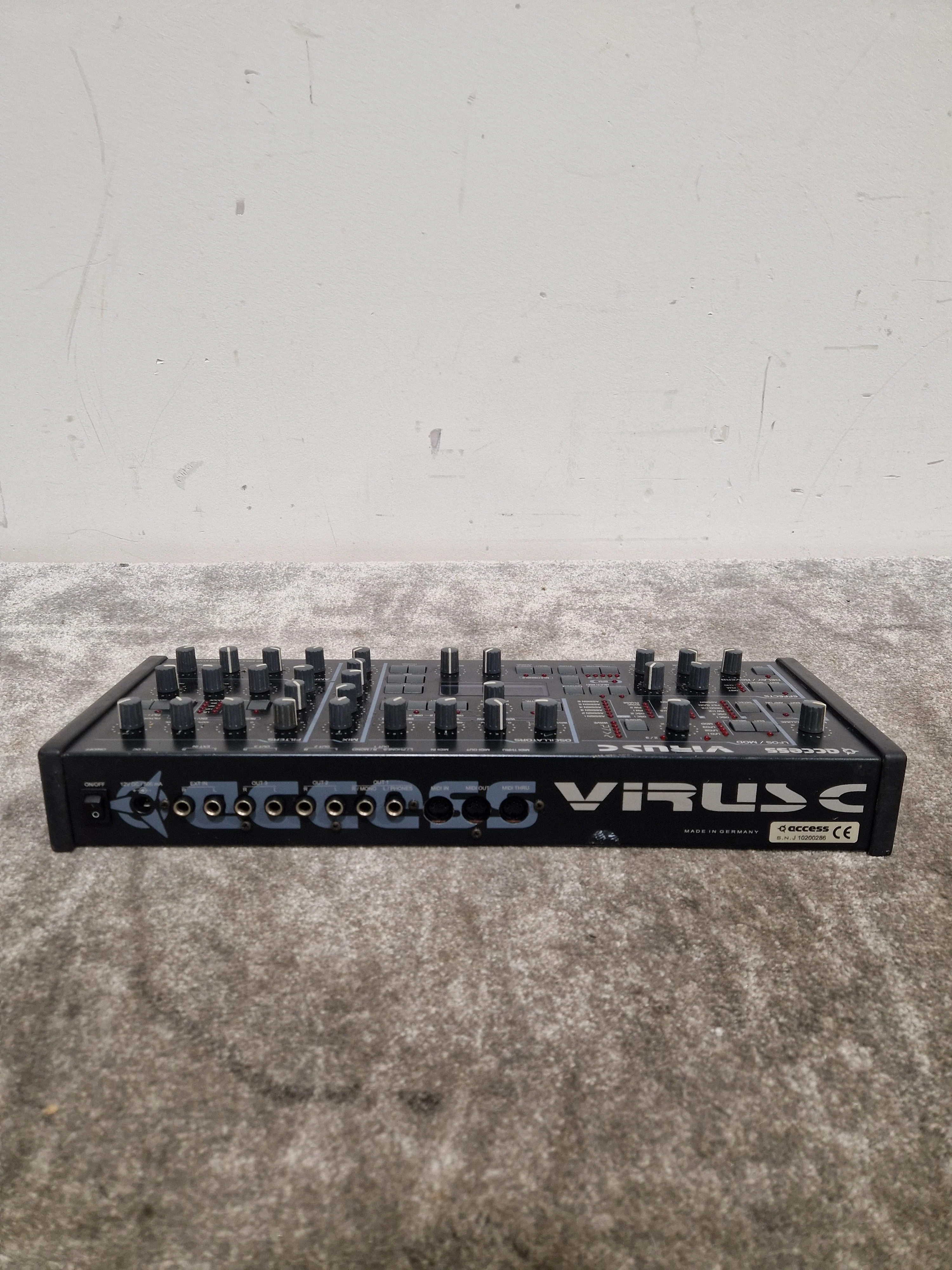 Access Virus C - Desktop Synthesizer Module - Dark/Black - Excellent w/ Power Supply - Image 10