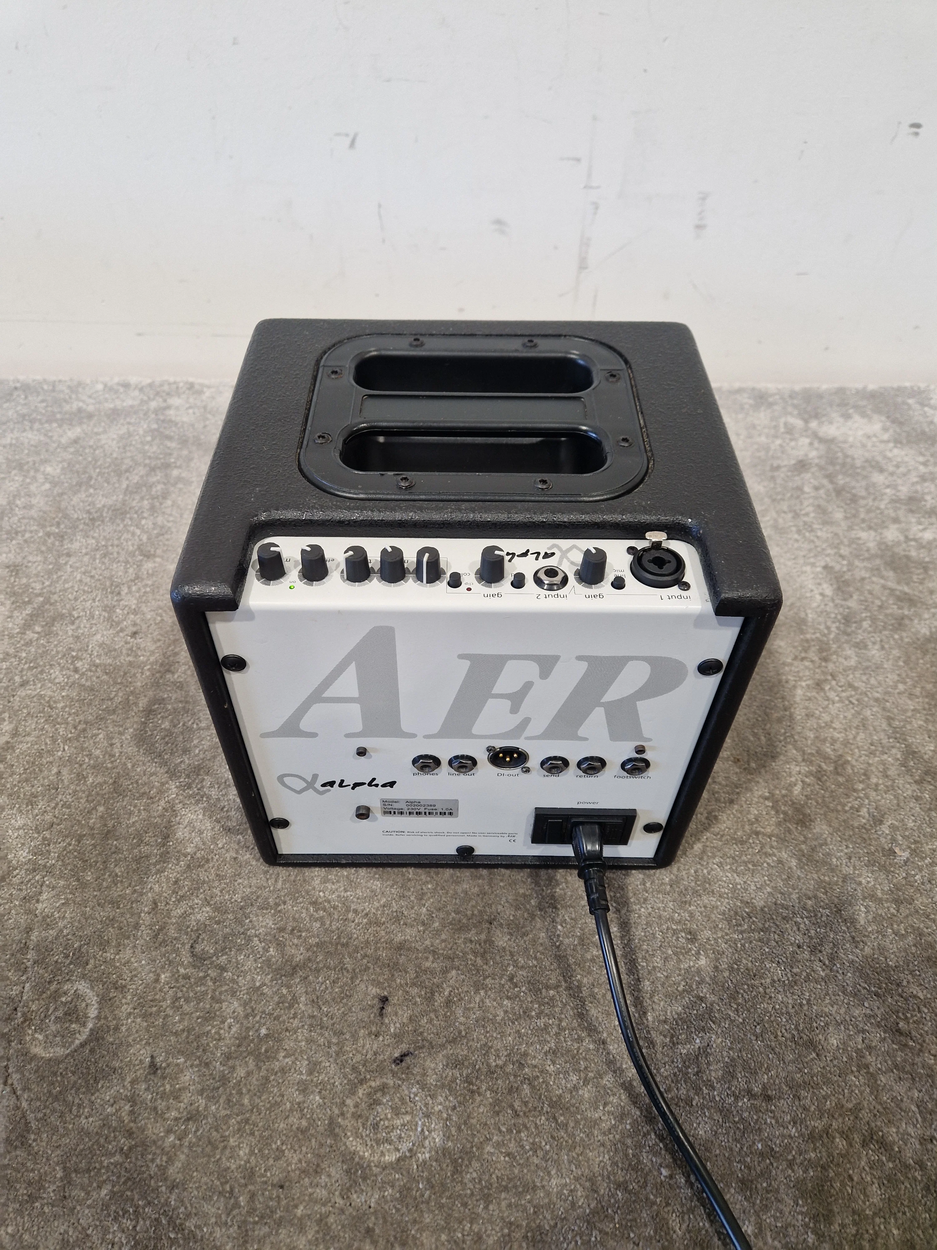 AER Alpha 40 Acoustic Guitar AMP - Compact Acoustic Amp - Excellent w/ Power Supply & Soft Case - Image 9