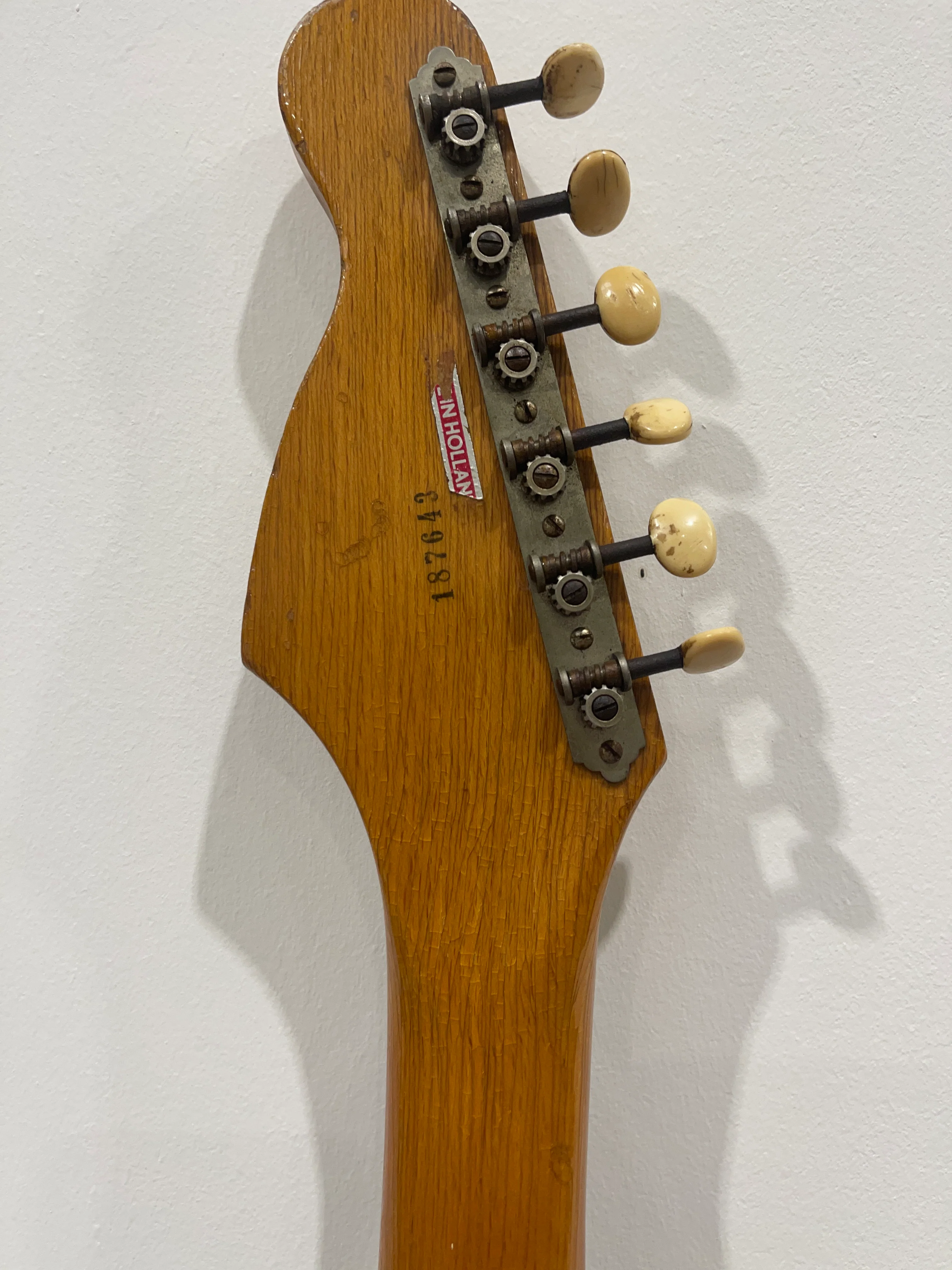 Airstream 2 by Rosetti Electric Guitar Serial 187643 - Unique Electric Guitar - Image 12