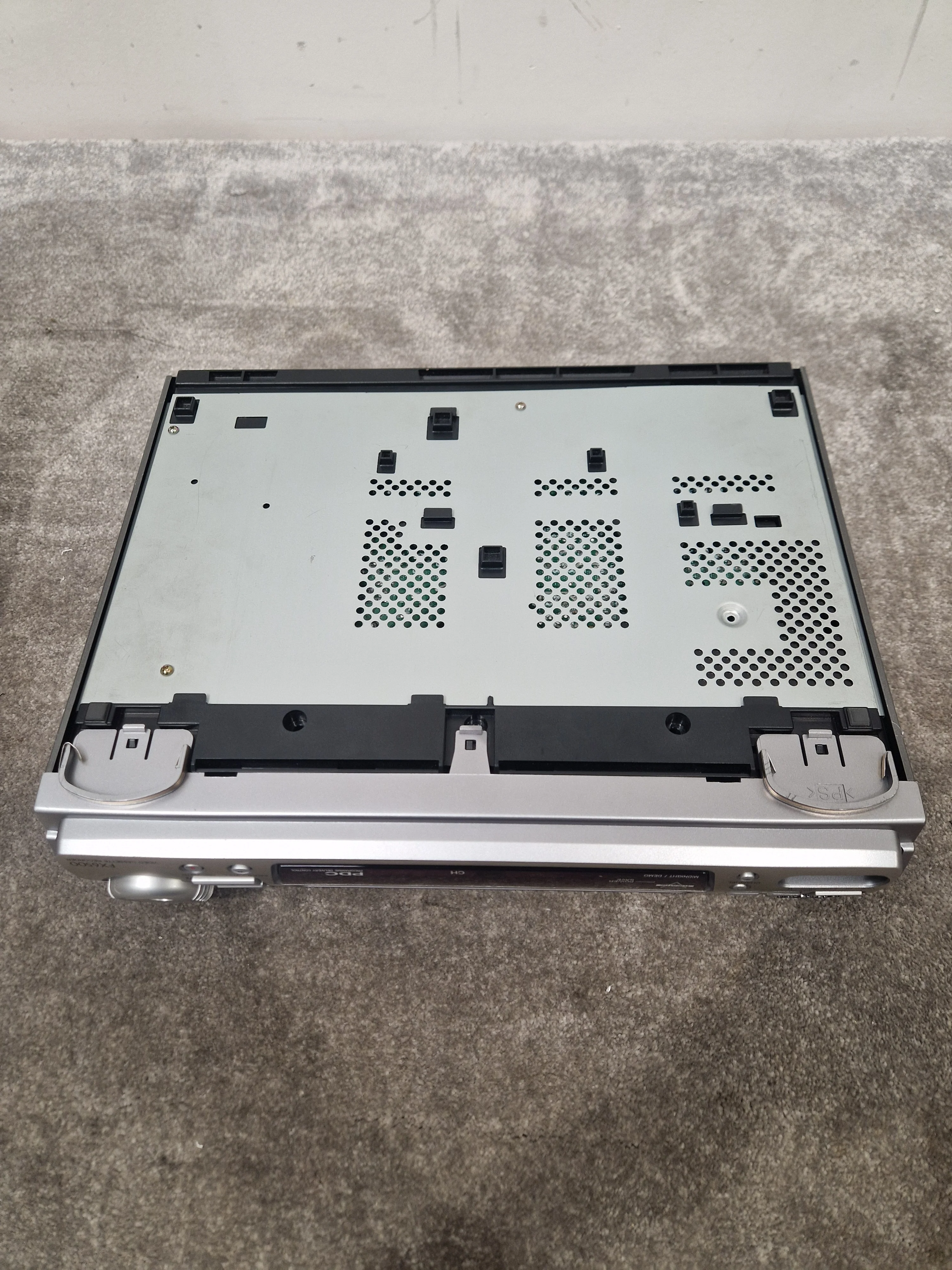 AIWA. VHS Player FX6500 - VHS Playback, Rackmount Design - Very Good w/ Power Supply & Manuals & Rackmount Case - Image 9