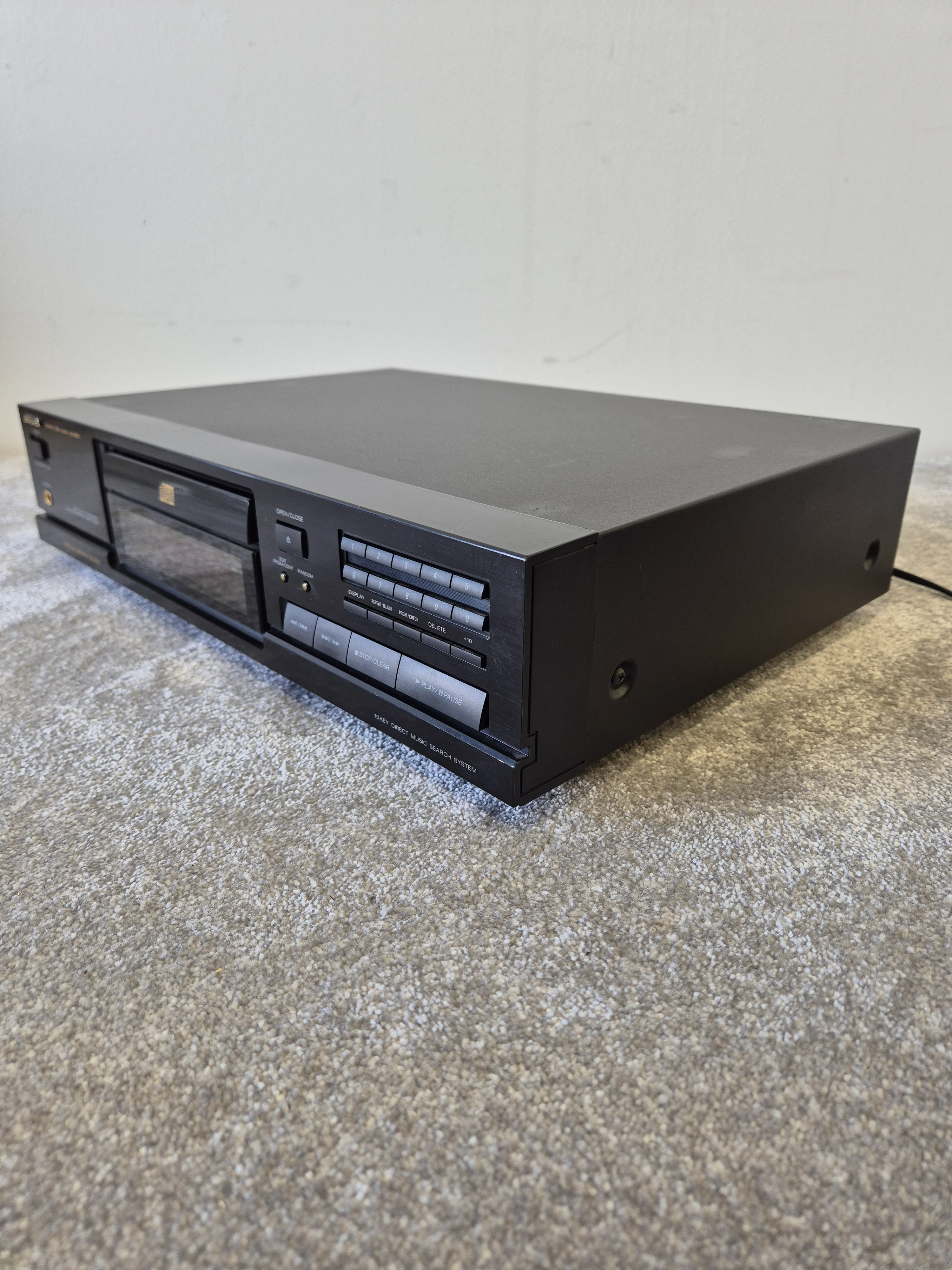 Aiwa XC-300 - Versatile Compact Disc Player - Image 12