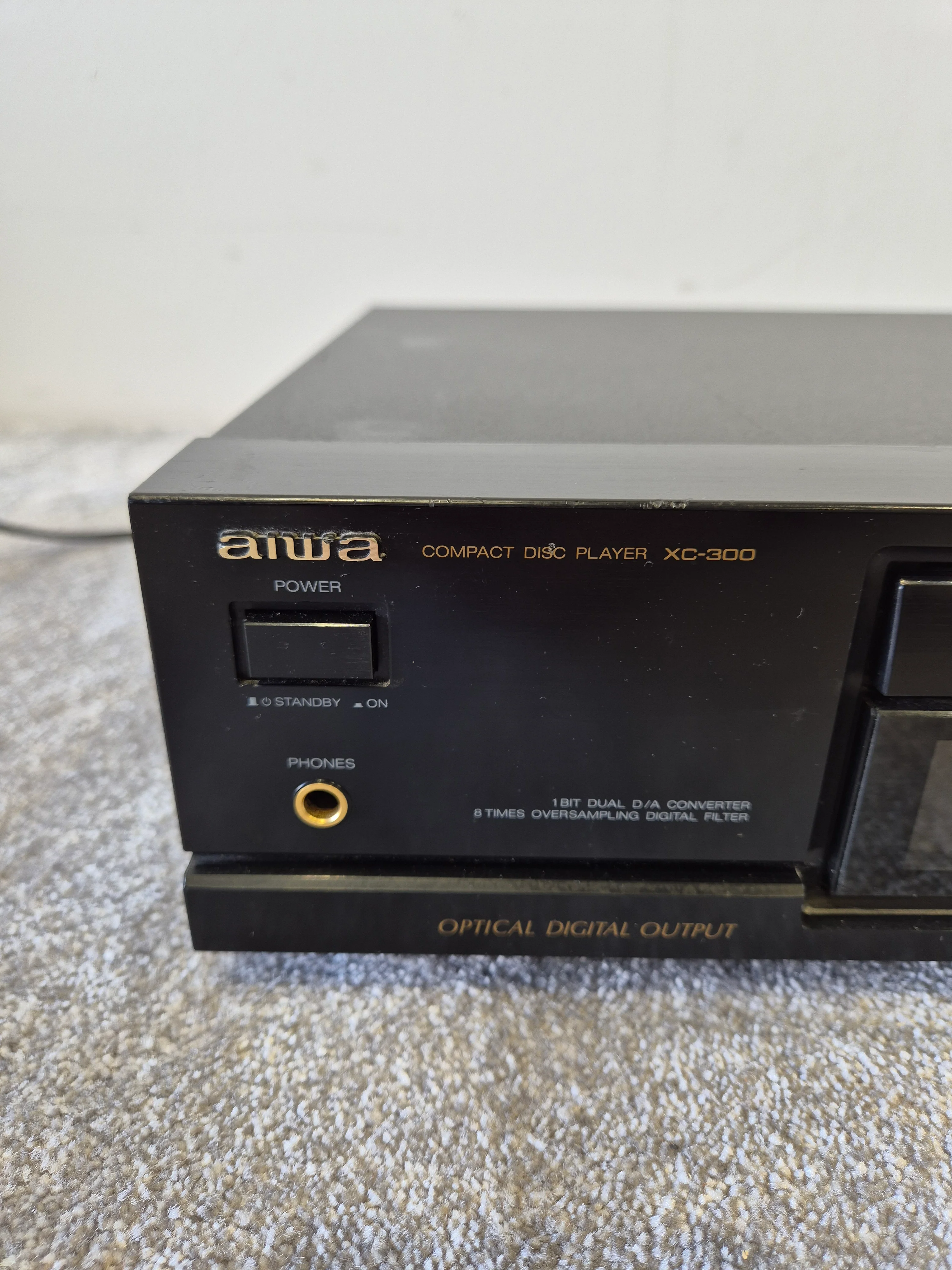Aiwa XC-300 - Versatile Compact Disc Player - Image 4