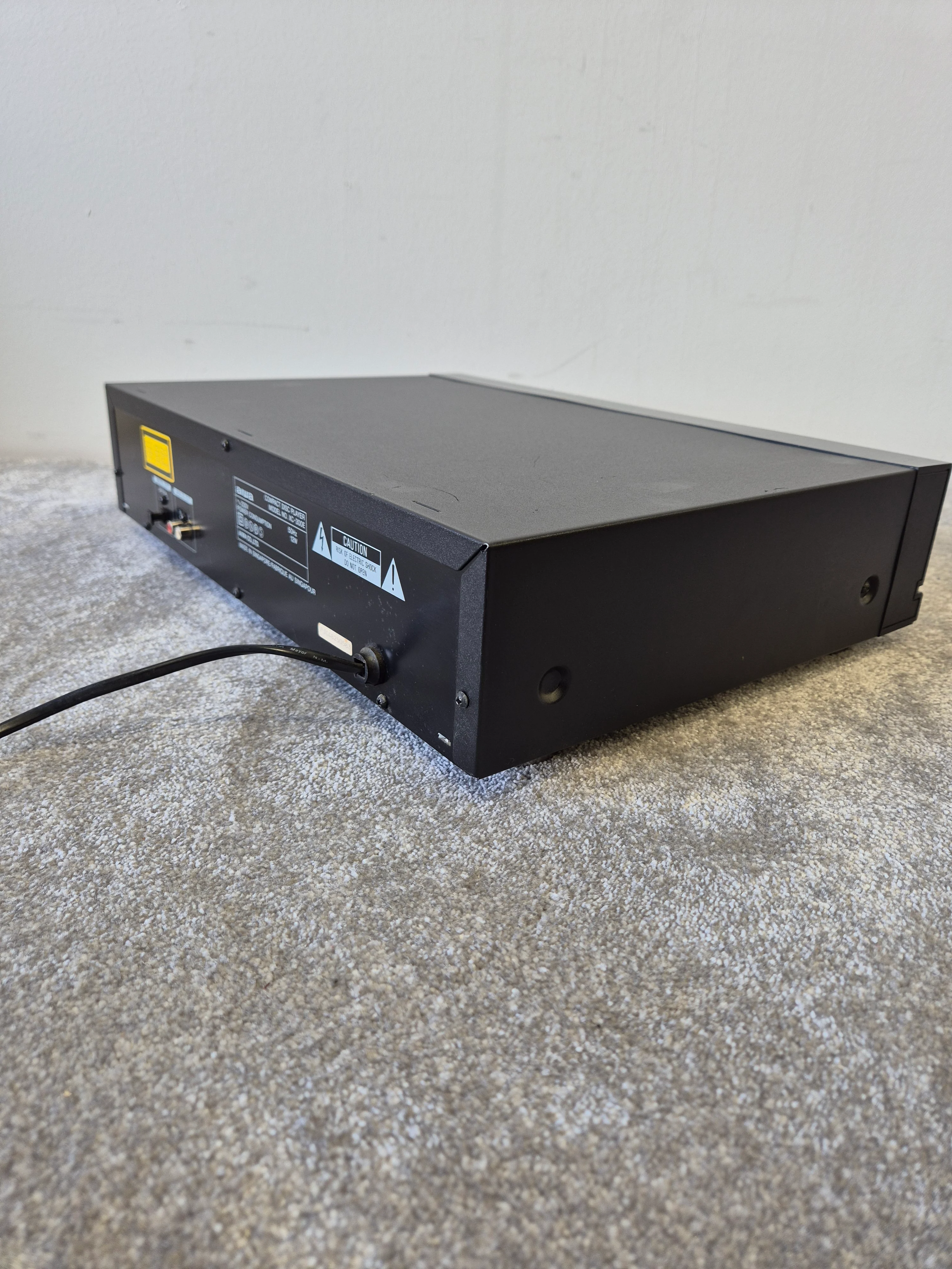 Aiwa XC-300 - Versatile Compact Disc Player - Image 7