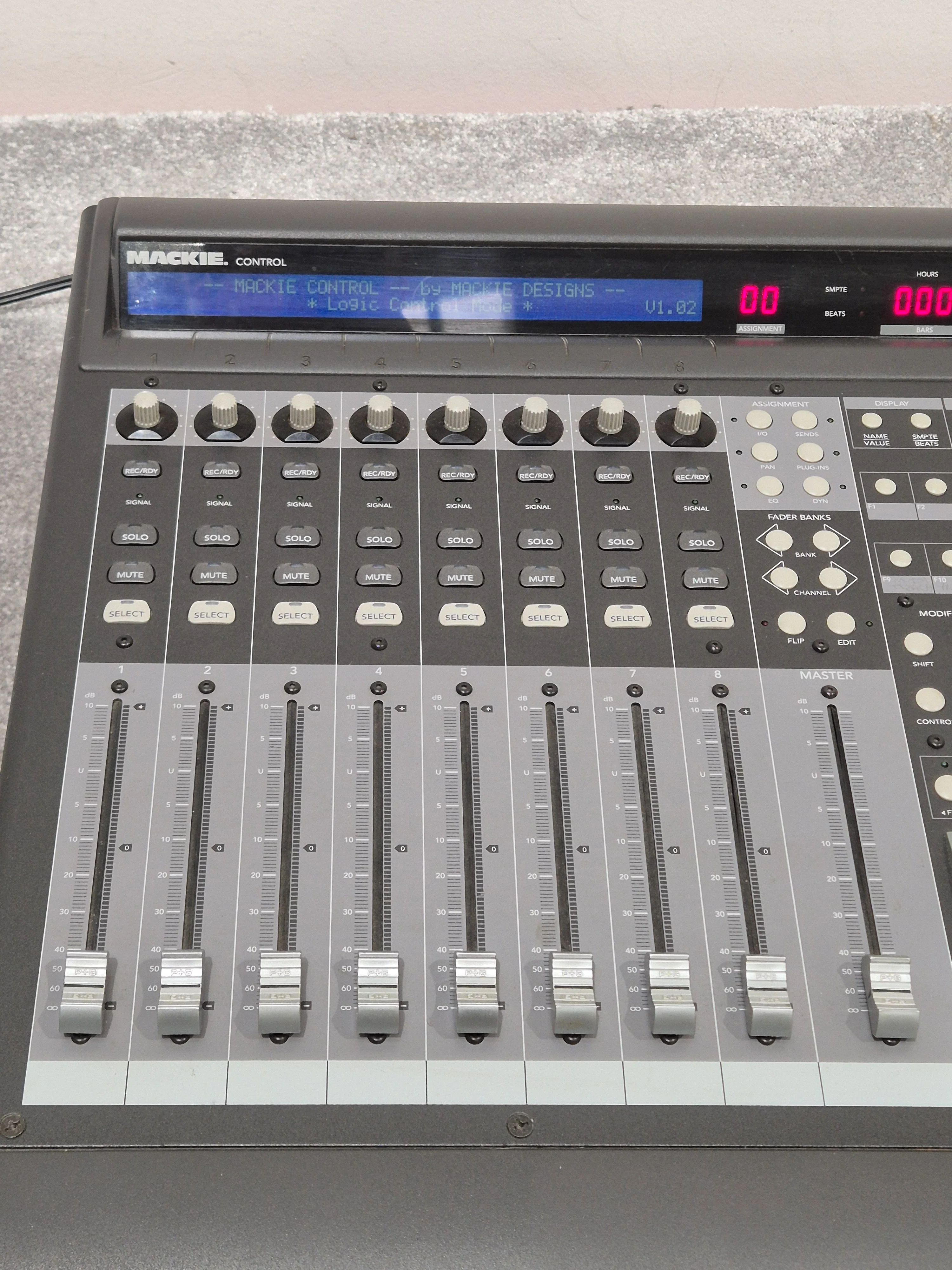 Mackie Eight Channel Master Control - Studio Mixer - Excellent w/ Power Supply & Cables - Image 3