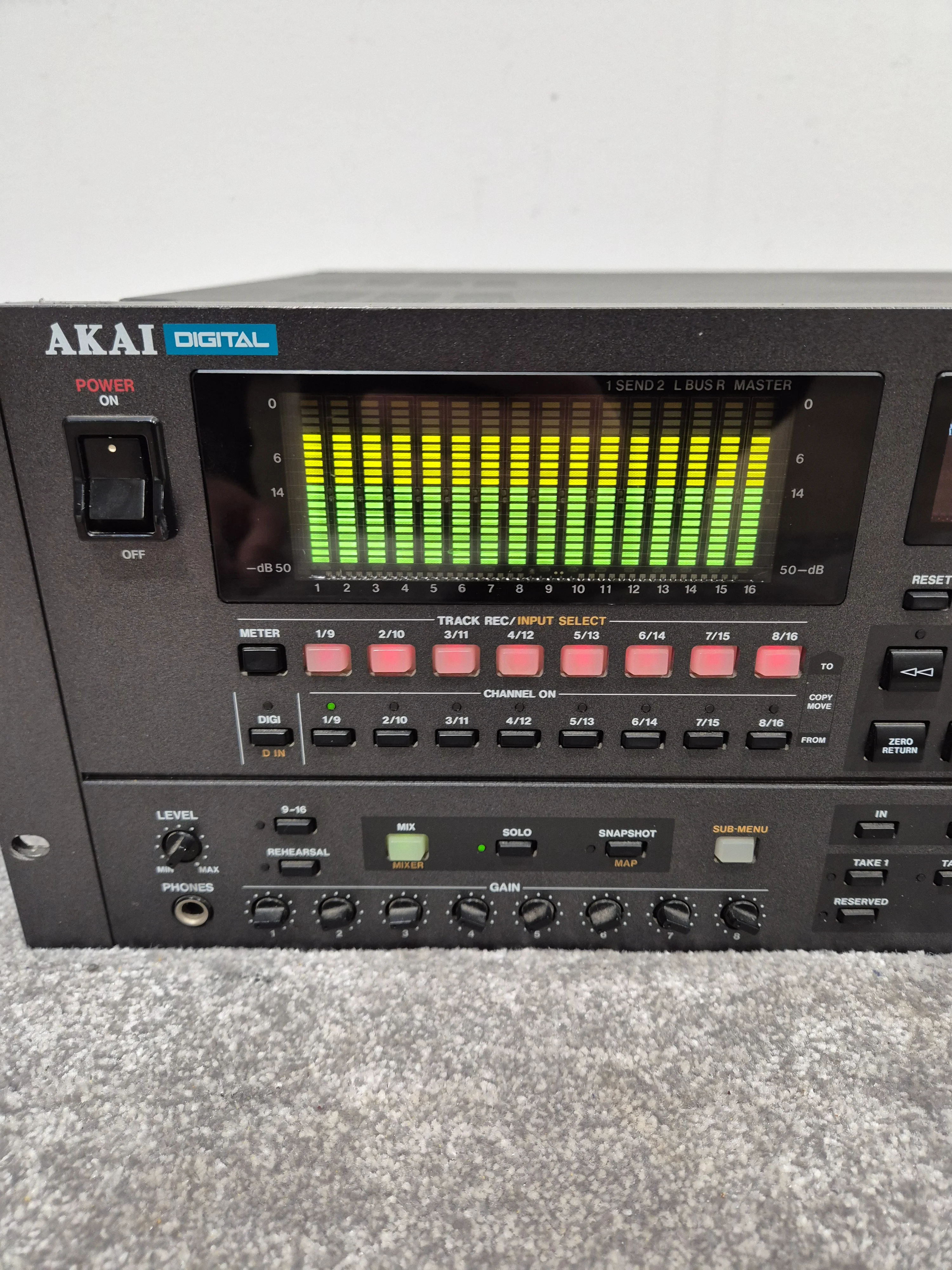 Akai DR16 - 16-Track Digital Hard Disk Recorder - Image 2
