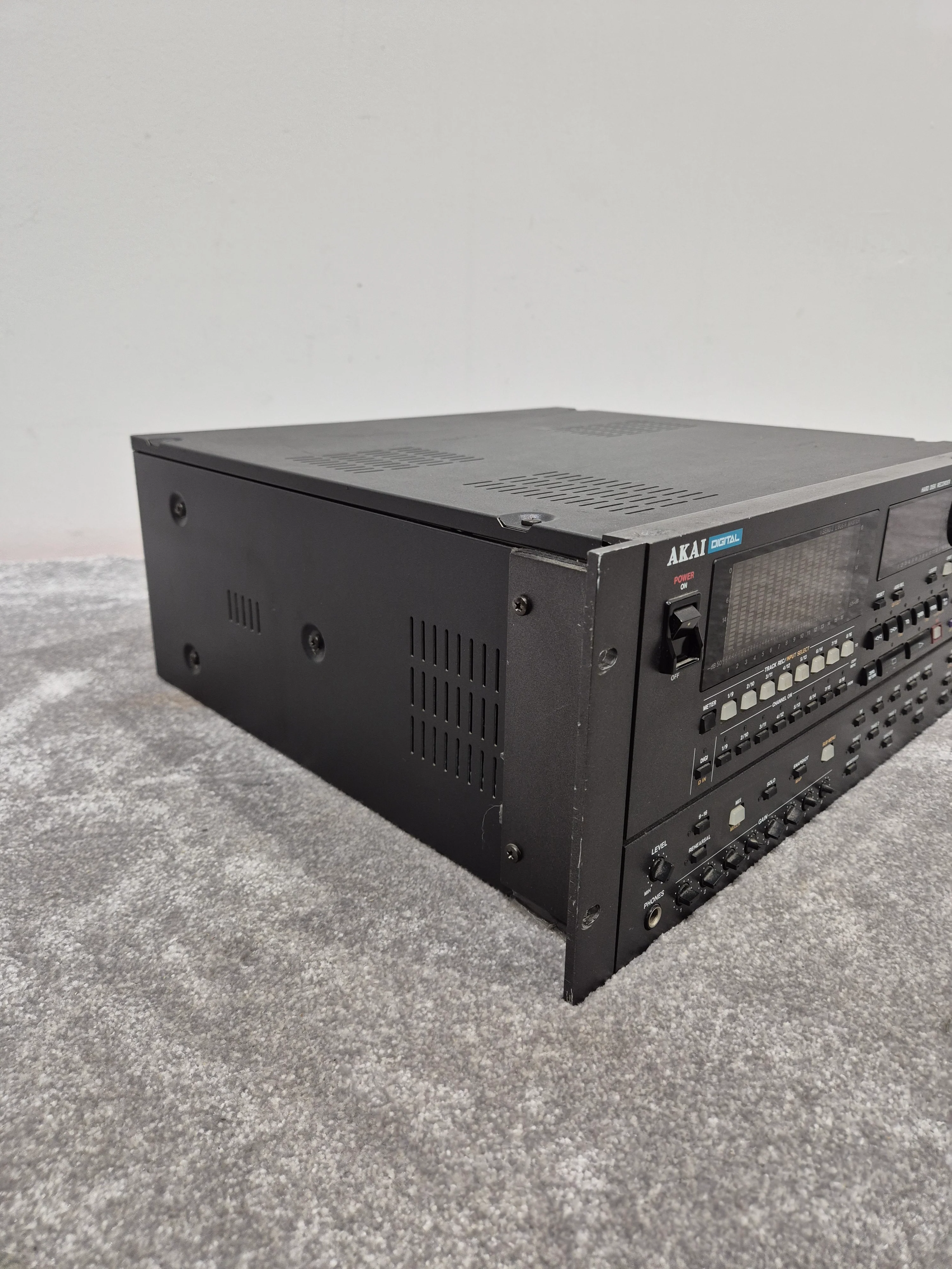 Akai DR16 - 16-Track Digital Hard Disk Recorder - Image 5