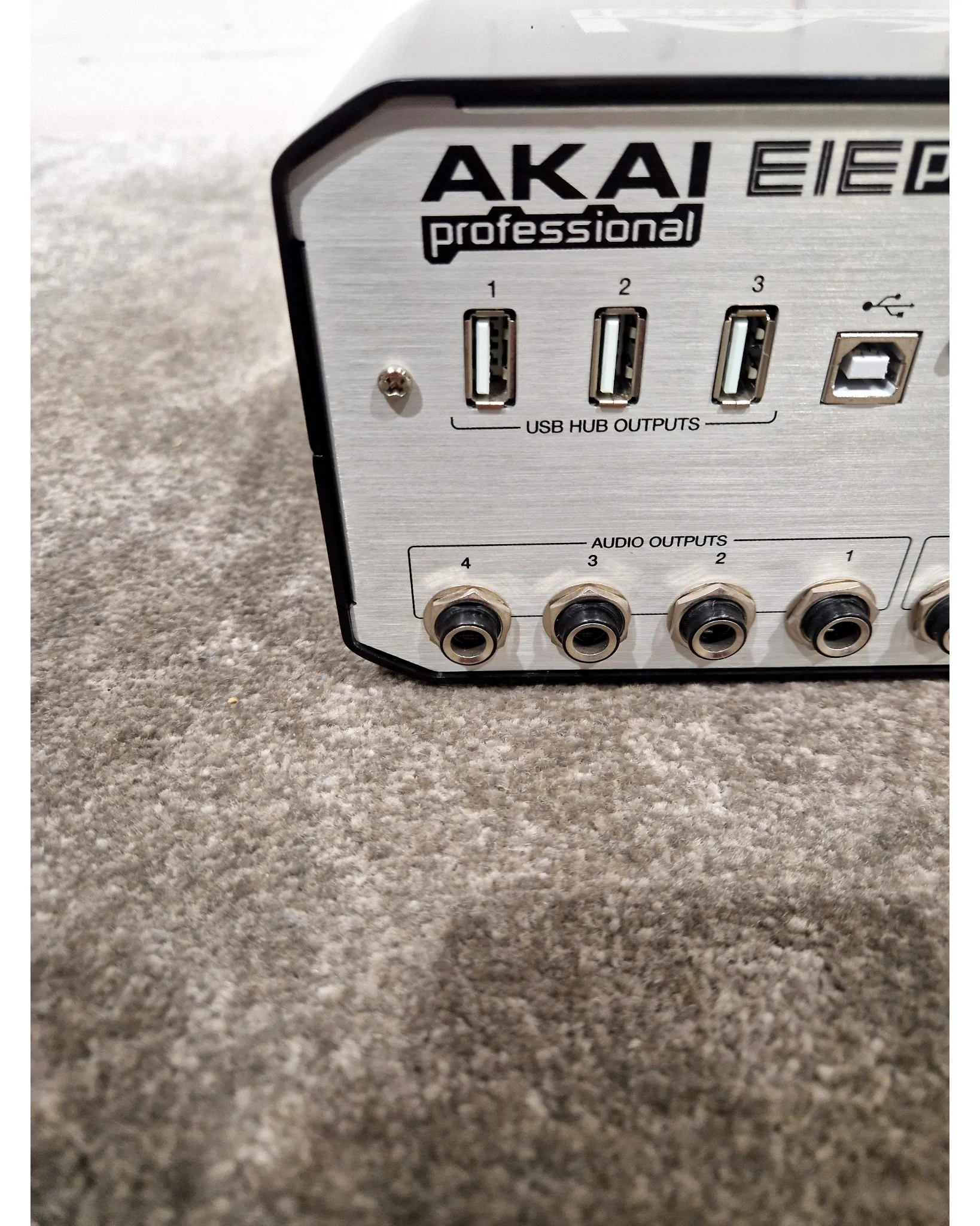 Akai EIE Pro - 4 in/4 out USB 2.0 audio/MIDI interface - Good w/ Original Box - Image 10
