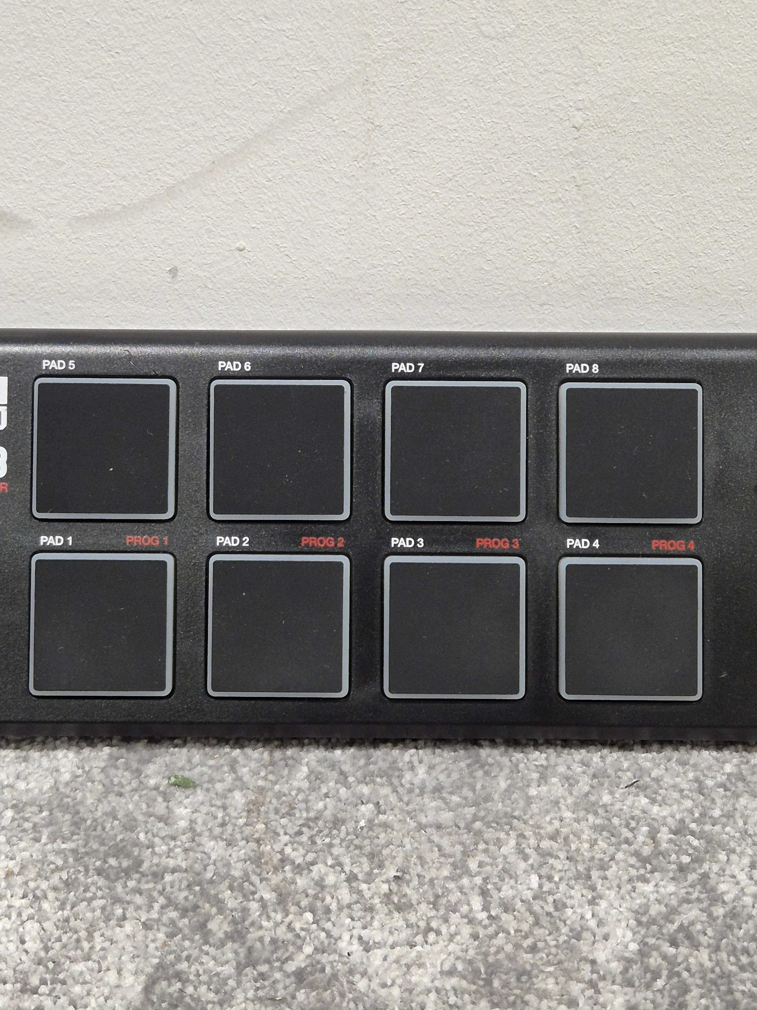 Akai LPD8 Pad Controller - Compact USB MIDI Pad - Image 3