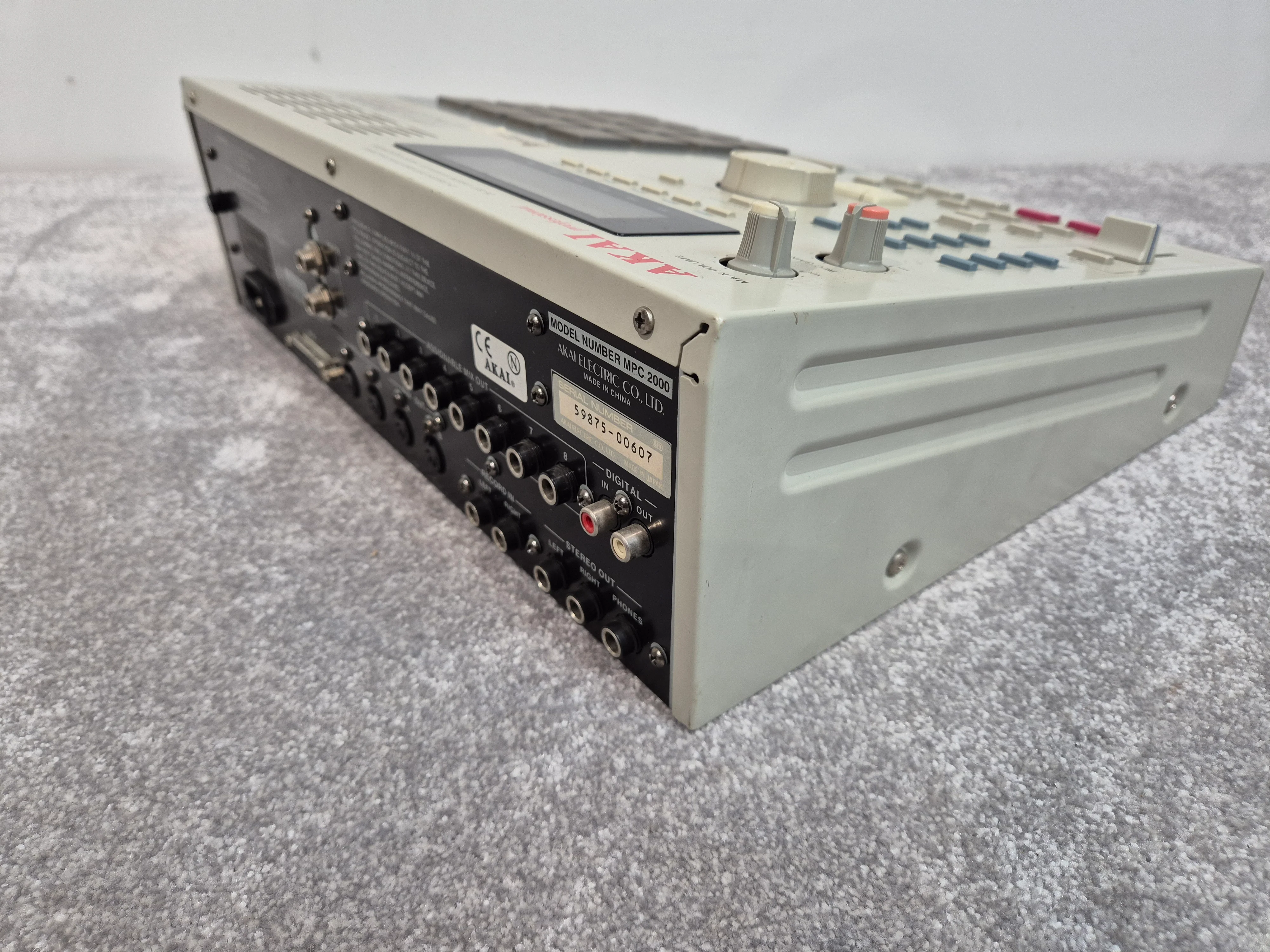 Akai MPC 2000 - 64-Track sampler-Sequencer Workstation w/ Zip Drive - Image 7