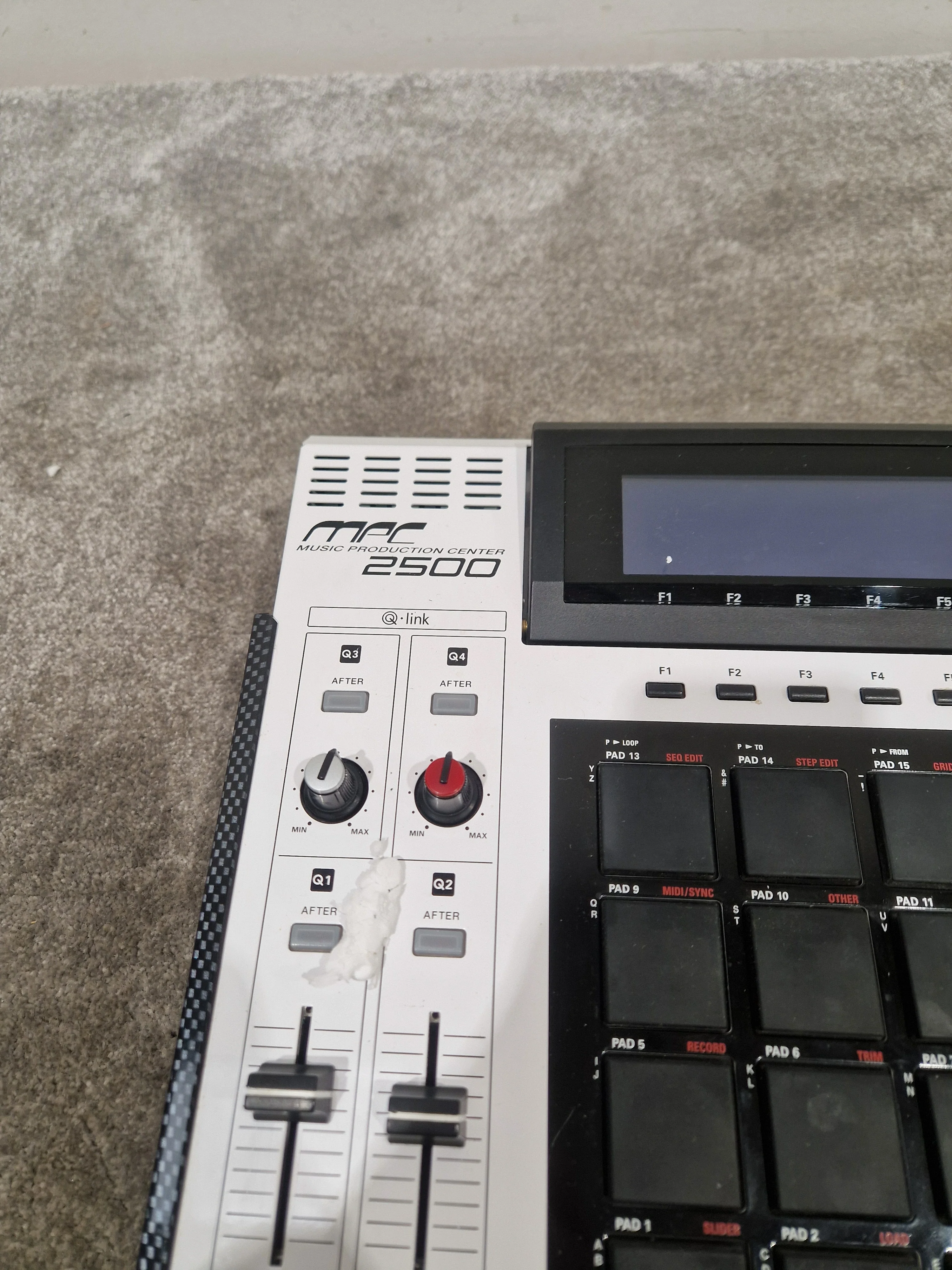 Akai MPC 2500 Special Edition - Professional Music Production Station - Excellent w/ Original Box & Power Supply - Image 7