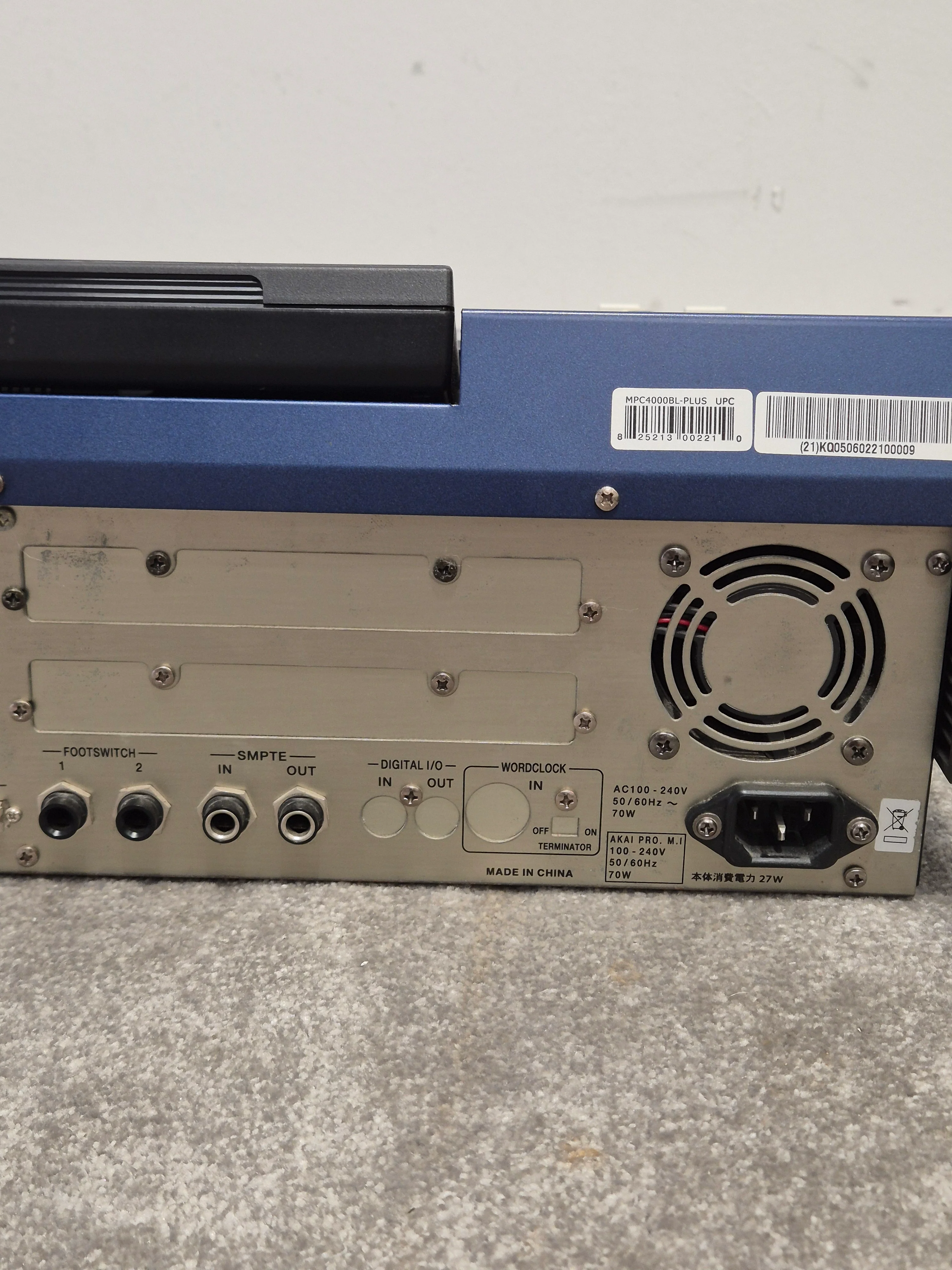 Akai MPC4000 - Music Production Centre Blue - Excellent - Image 7