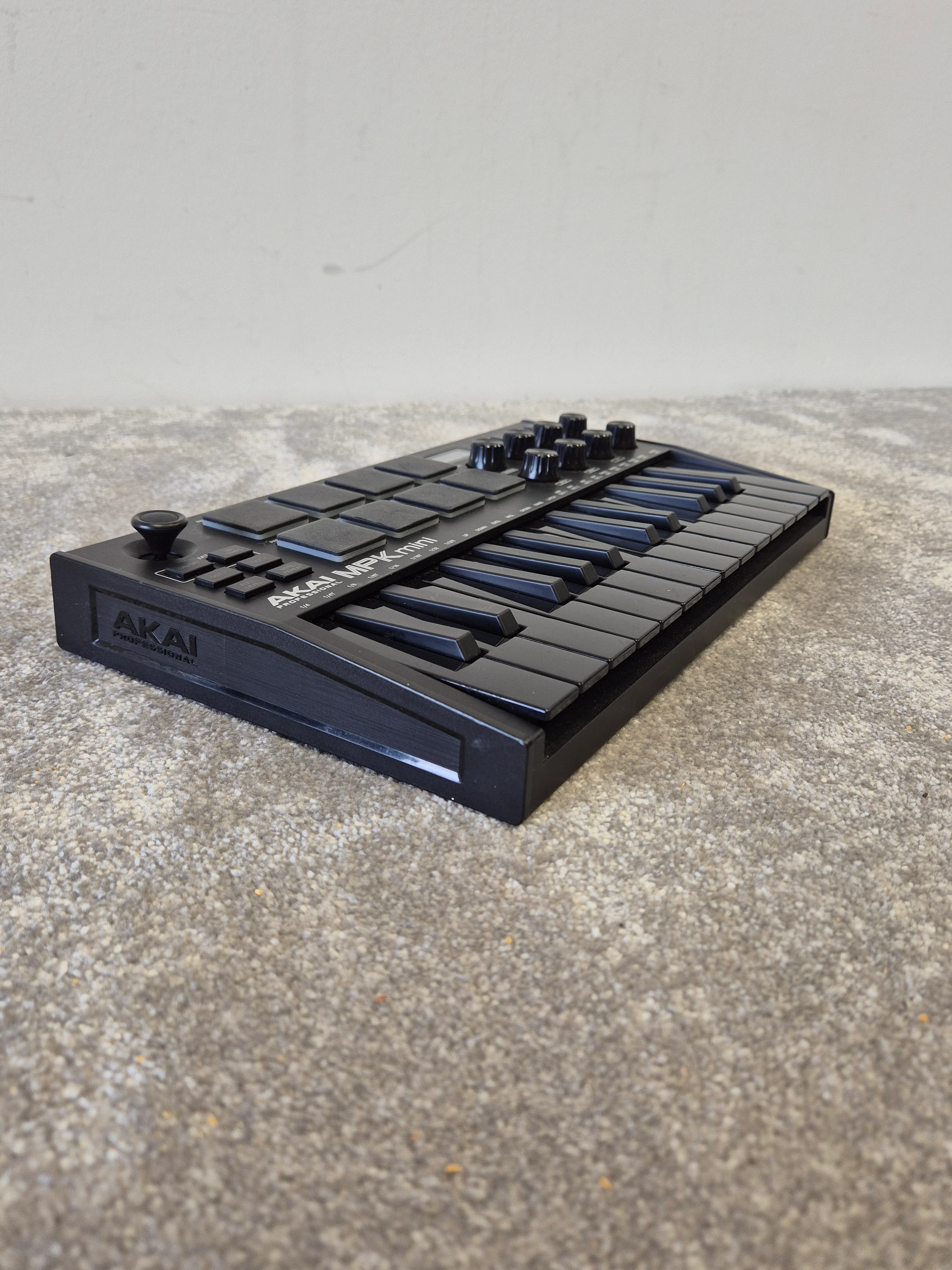 Akai MPK Mini - Compact MIDI Keyboard Controller - Image 5