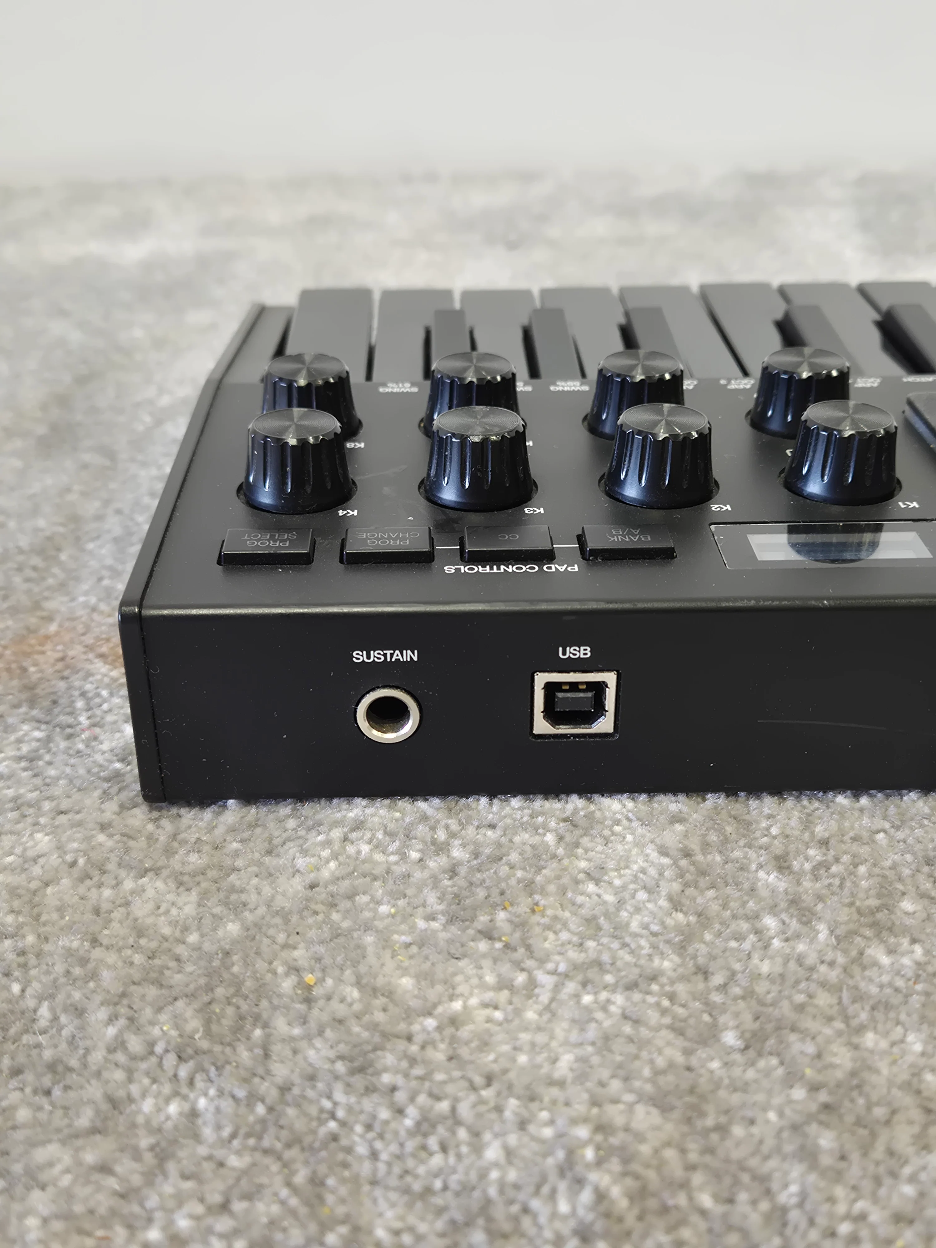 Akai MPK Mini - Compact MIDI Keyboard Controller - Image 7